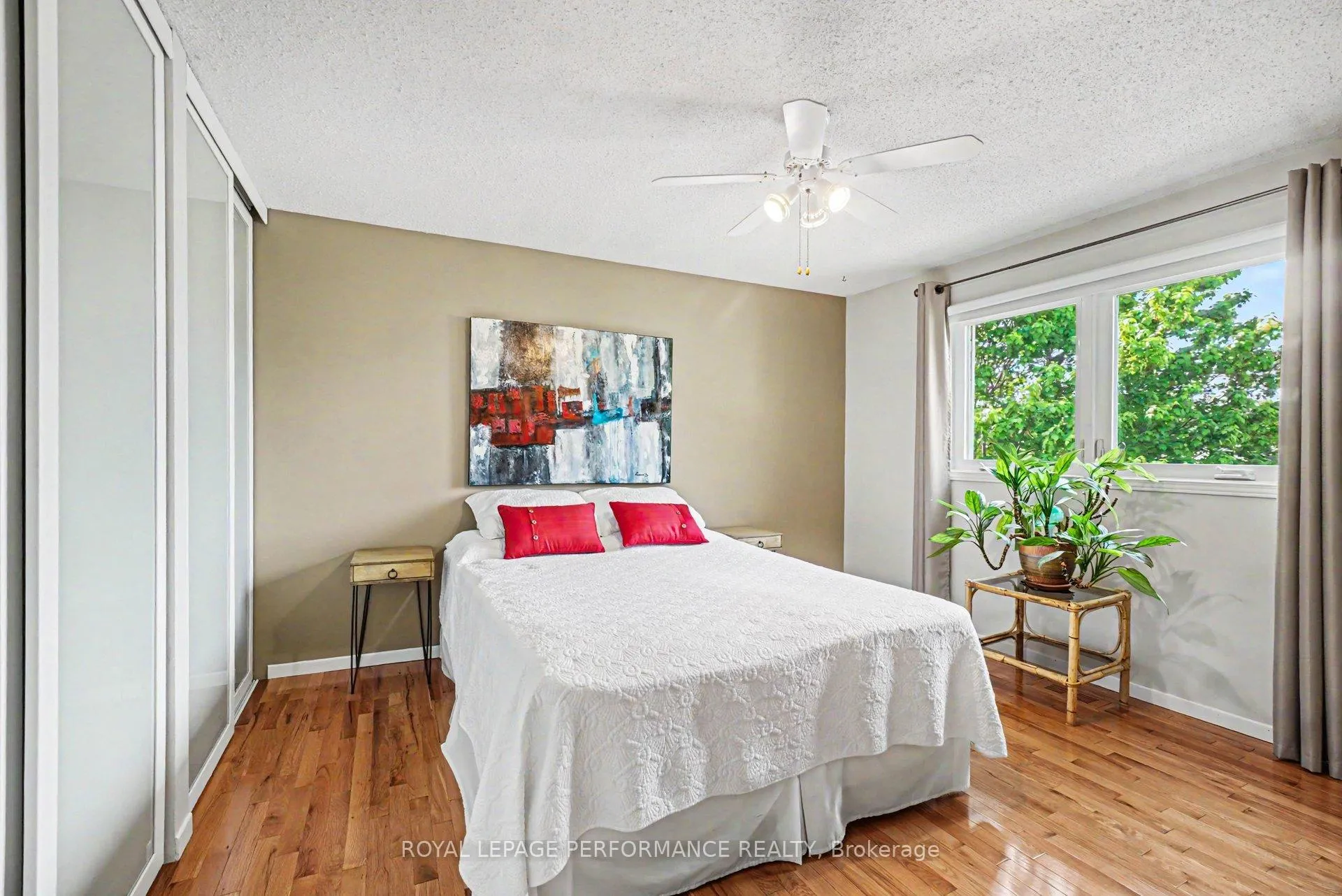 Photo 24 of 1689 Boisbriand Crescent, Ottawa, Chateauneuf — HOMEH