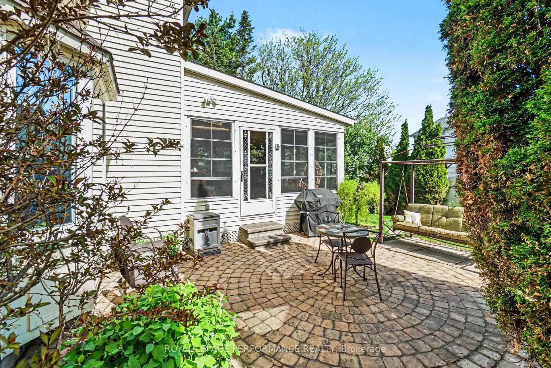 Photo 29 of 1689 Boisbriand Crescent, Ottawa, Chateauneuf — HOMEH