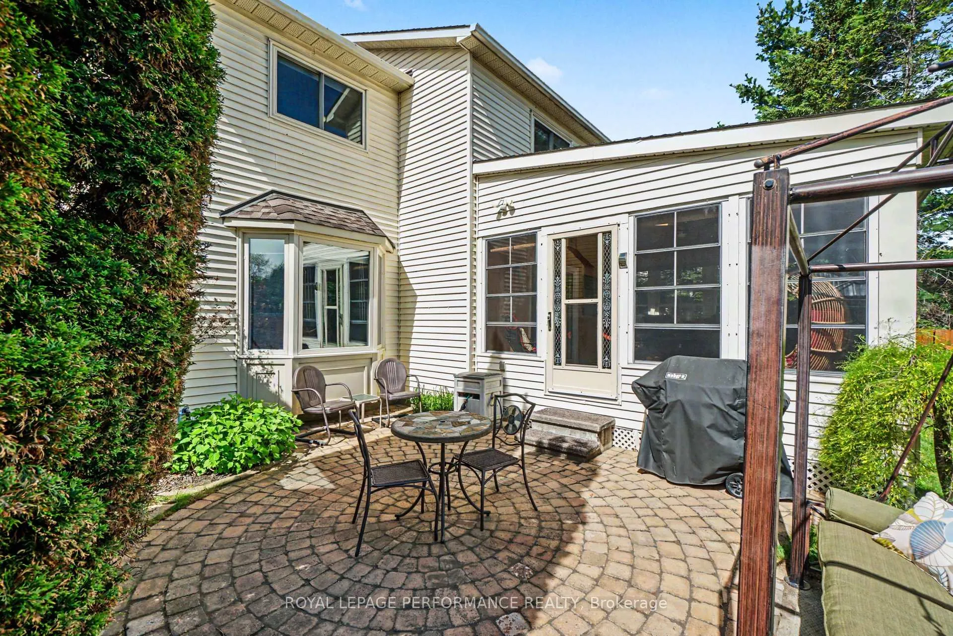 Photo 32 of 1689 Boisbriand Crescent, Ottawa, Chateauneuf — HOMEH