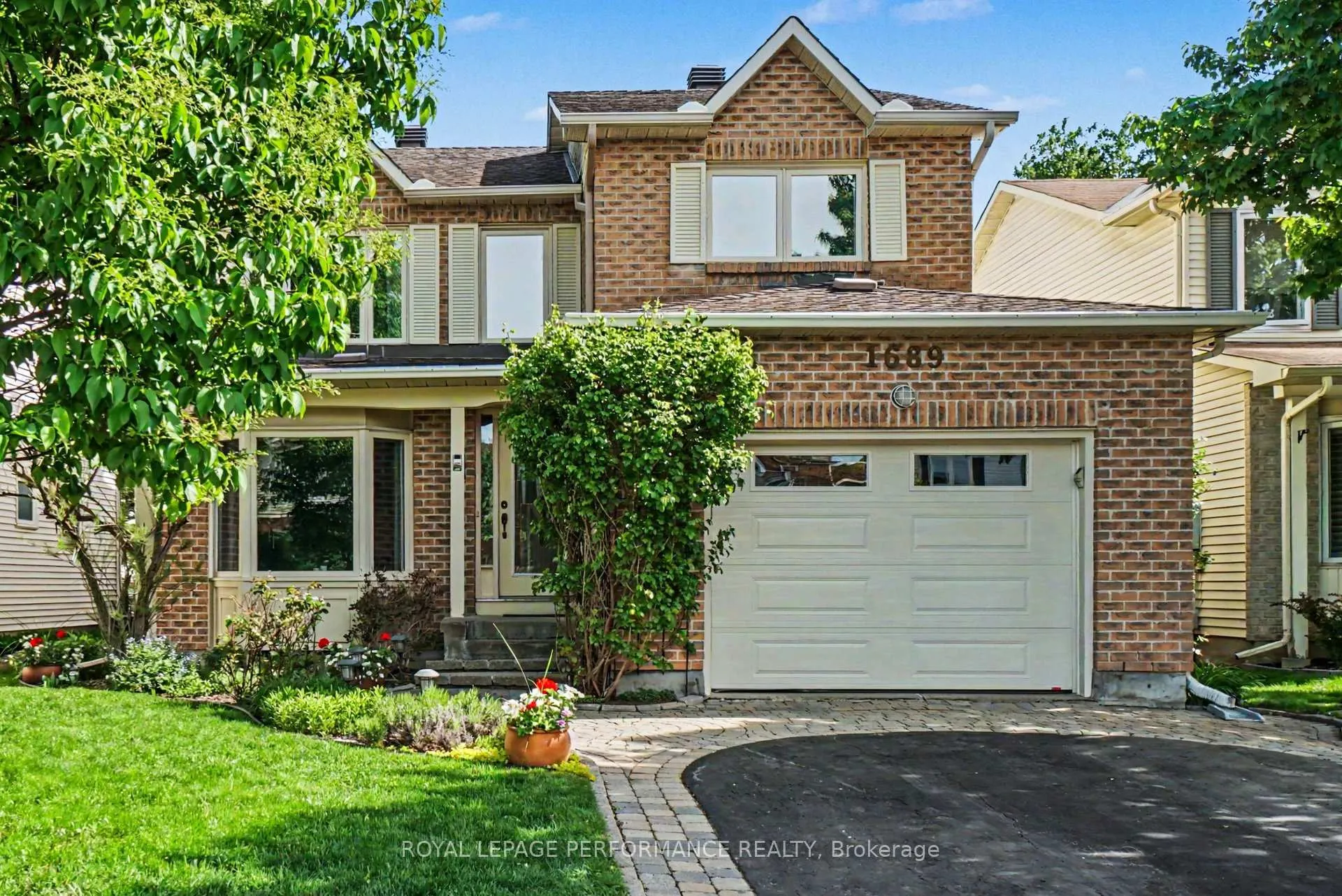 Photo 33 of 1689 Boisbriand Crescent, Ottawa, Chateauneuf — HOMEH
