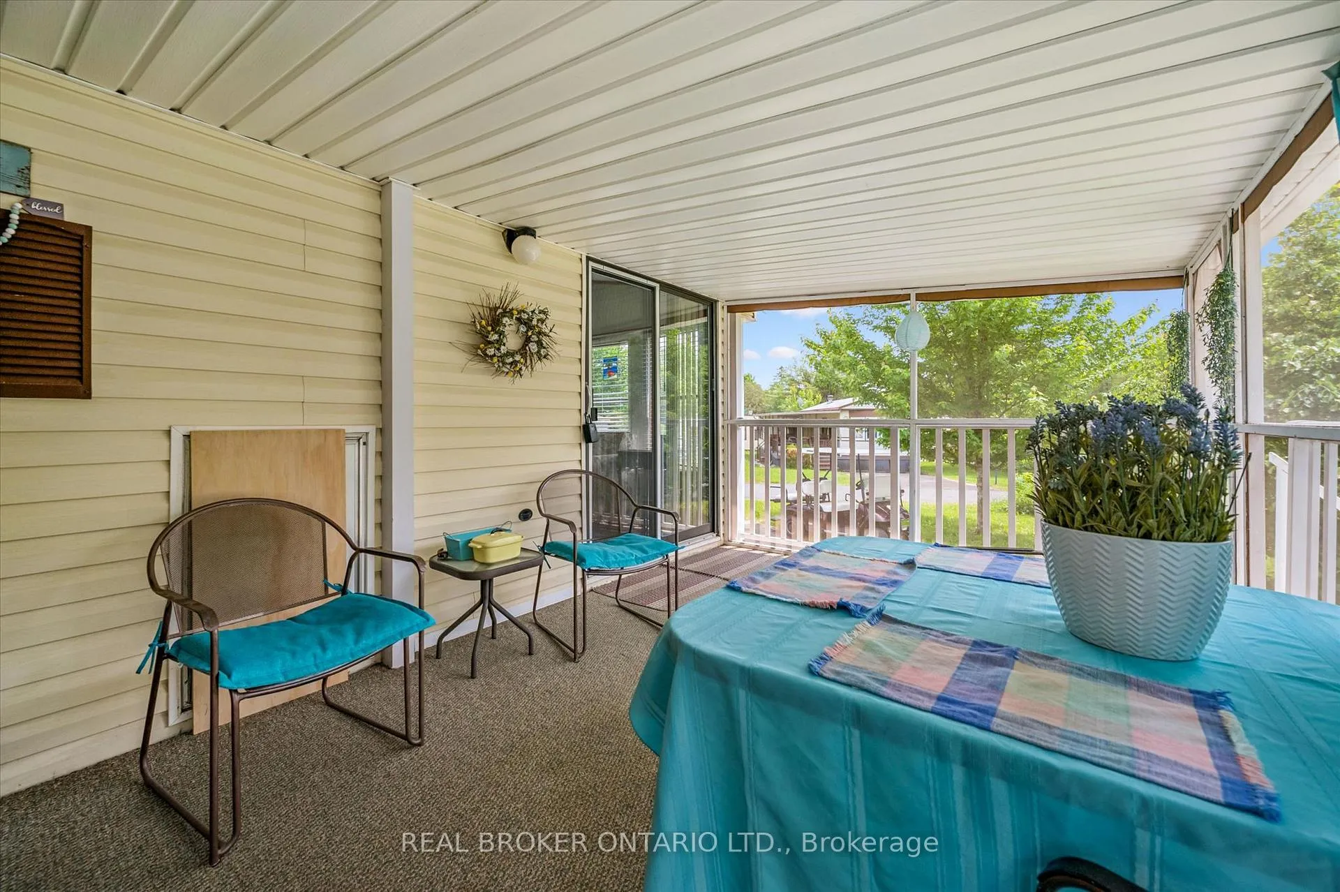Photo 3 of 157 Cedar Crescent, Centre Wellington, Rural Centre Wellington East — HOMEH