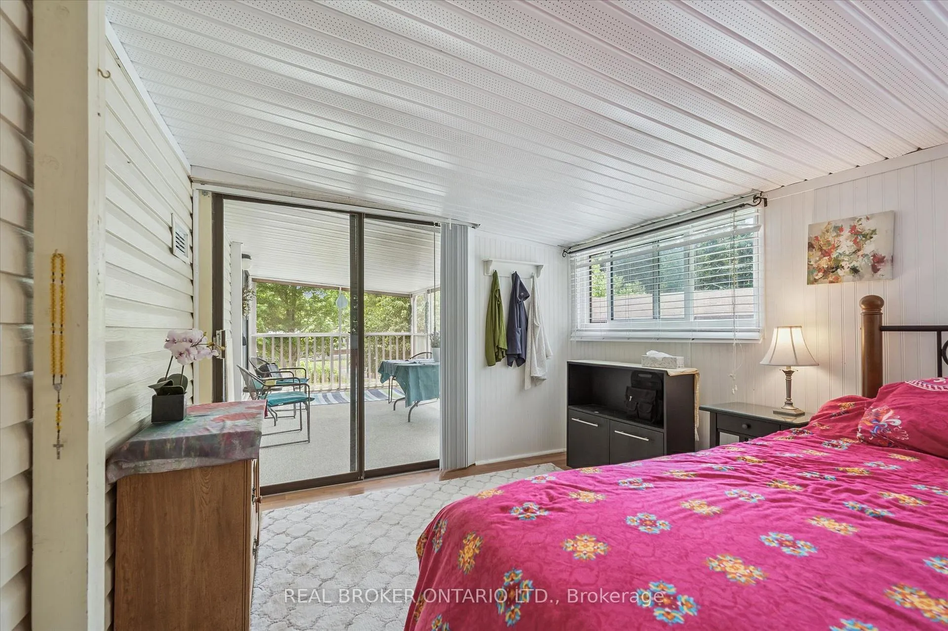 Photo 12 of 157 Cedar Crescent, Centre Wellington, Rural Centre Wellington East — HOMEH