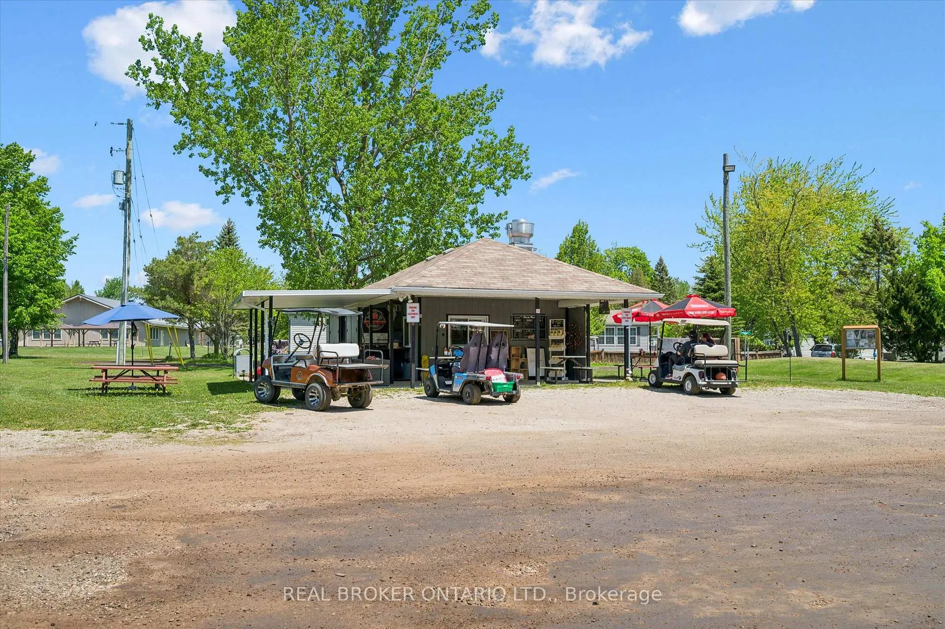 Photo 26 of 157 Cedar Crescent, Centre Wellington, Rural Centre Wellington East — HOMEH
