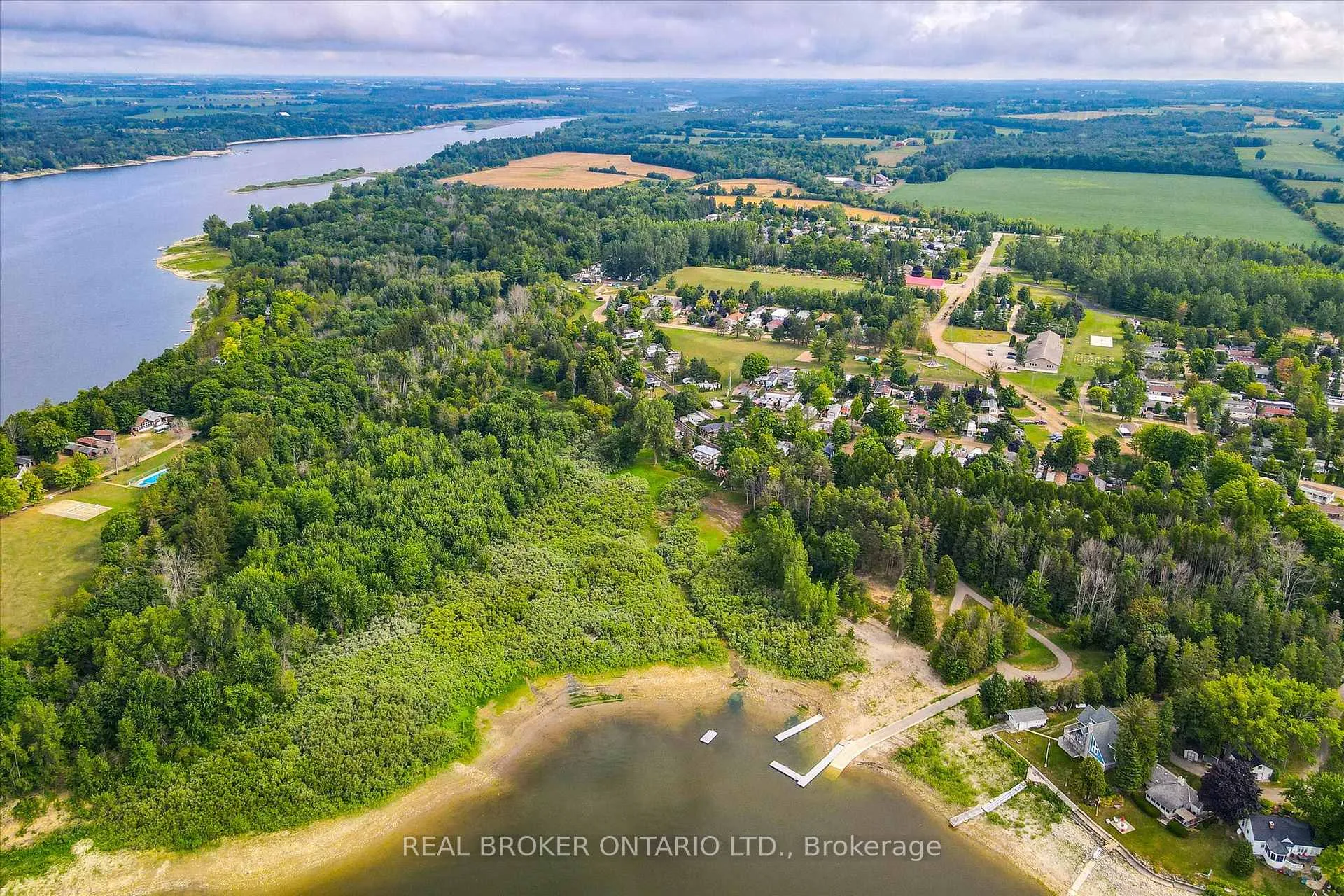 Photo 35 of 157 Cedar Crescent, Centre Wellington, Rural Centre Wellington East — HOMEH