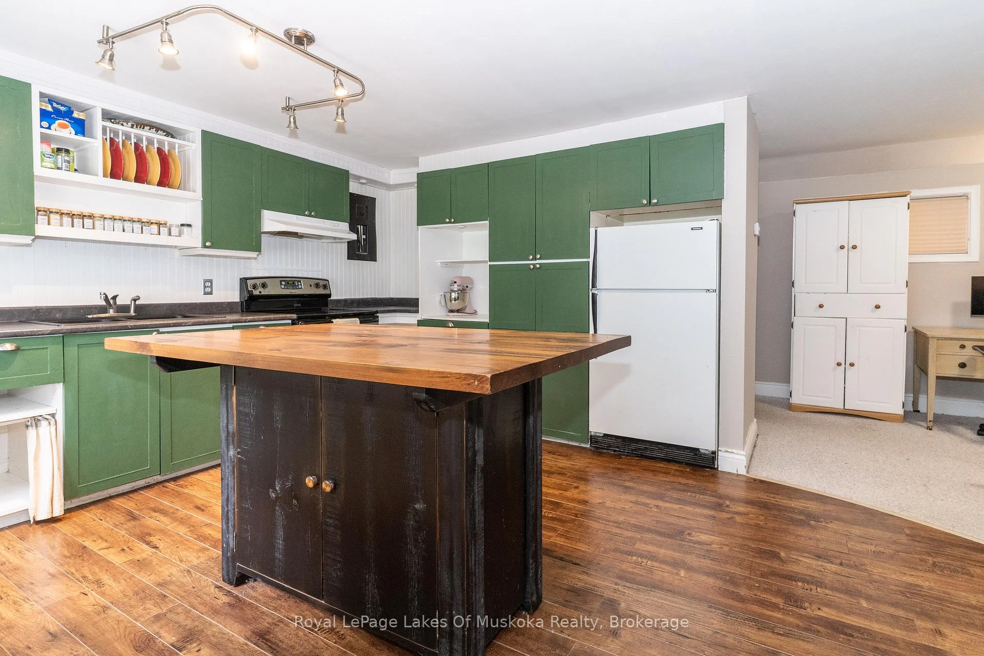 Photo 7 of 1136 Springdale Shores Private, Bracebridge, Macaulay — HOMEH