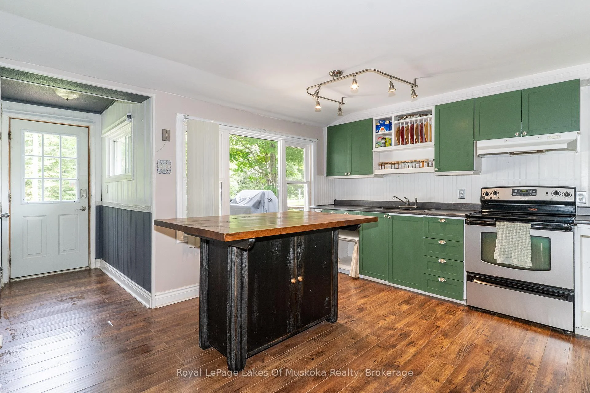 Photo 15 of 1136 Springdale Shores Private, Bracebridge, Macaulay — HOMEH