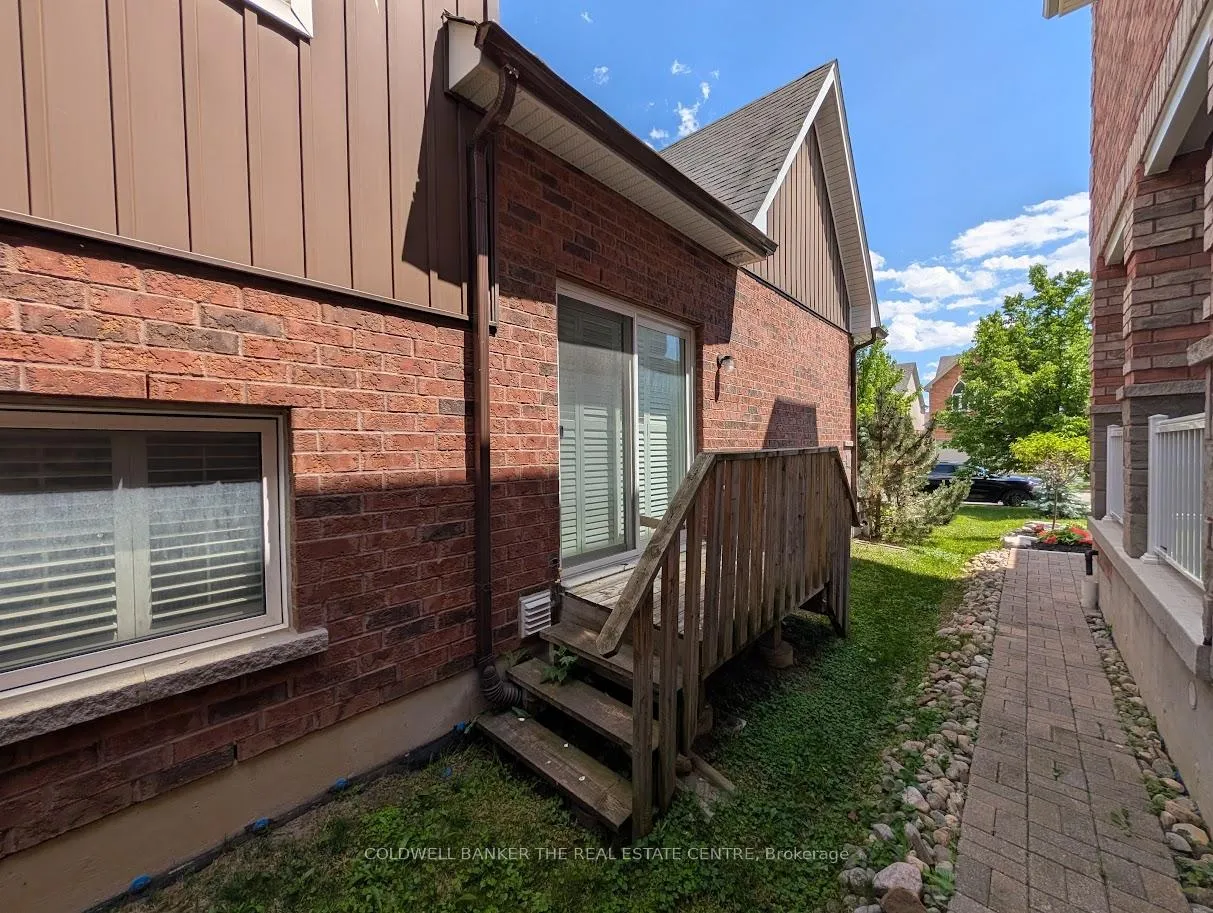 Photo 3 of 1848 Lamstone St Street, Innisfil, Alcona — HOMEH