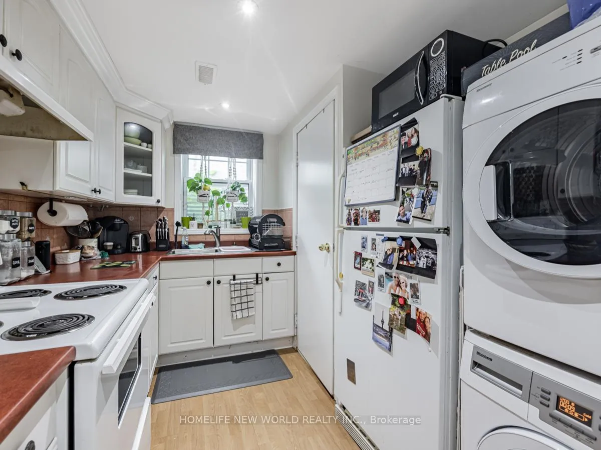 Photo 8 of 669 Woodbine Avenue, Toronto, East End-Danforth — HOMEH
