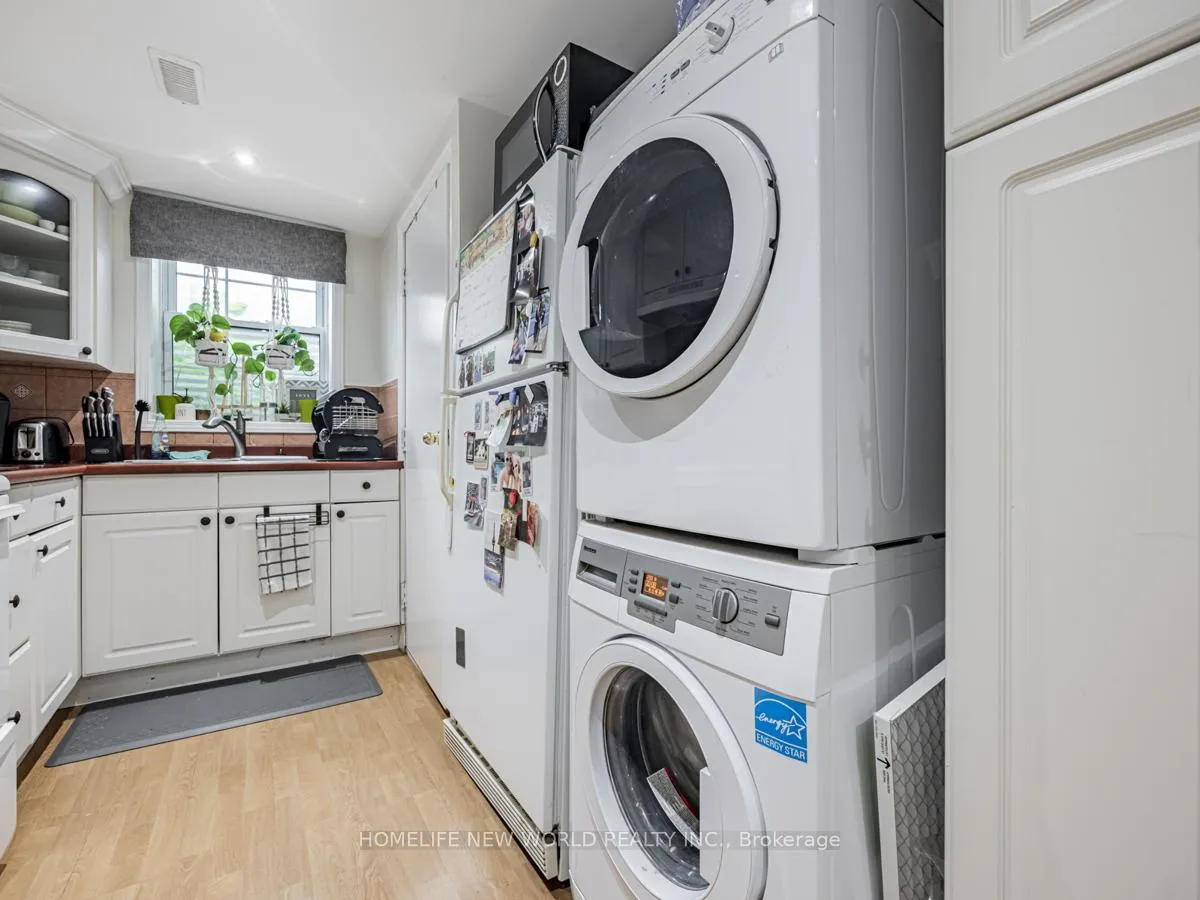 Photo 9 of 669 Woodbine Avenue, Toronto, East End-Danforth — HOMEH
