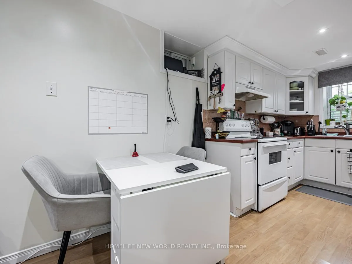 Photo 12 of 669 Woodbine Avenue, Toronto, East End-Danforth — HOMEH