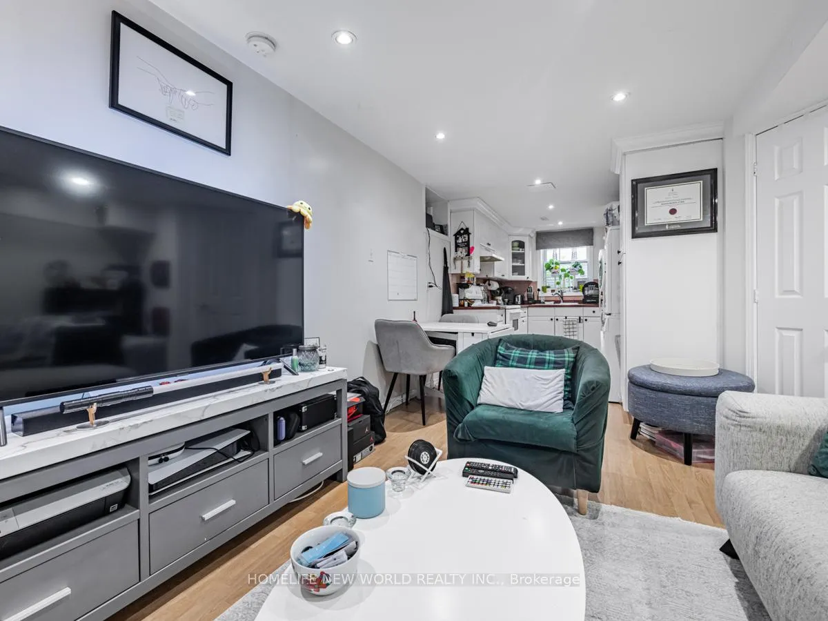 Photo 18 of 669 Woodbine Avenue, Toronto, East End-Danforth — HOMEH