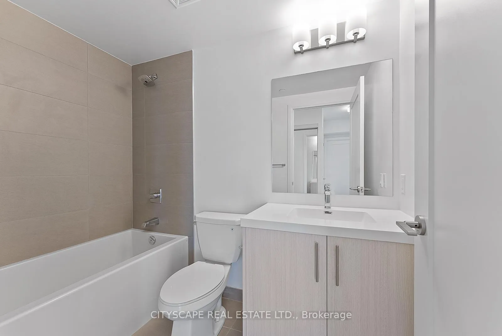 Photo 27 of Unit 2007, 286 Main Street, Toronto, East End-Danforth — HOMEH