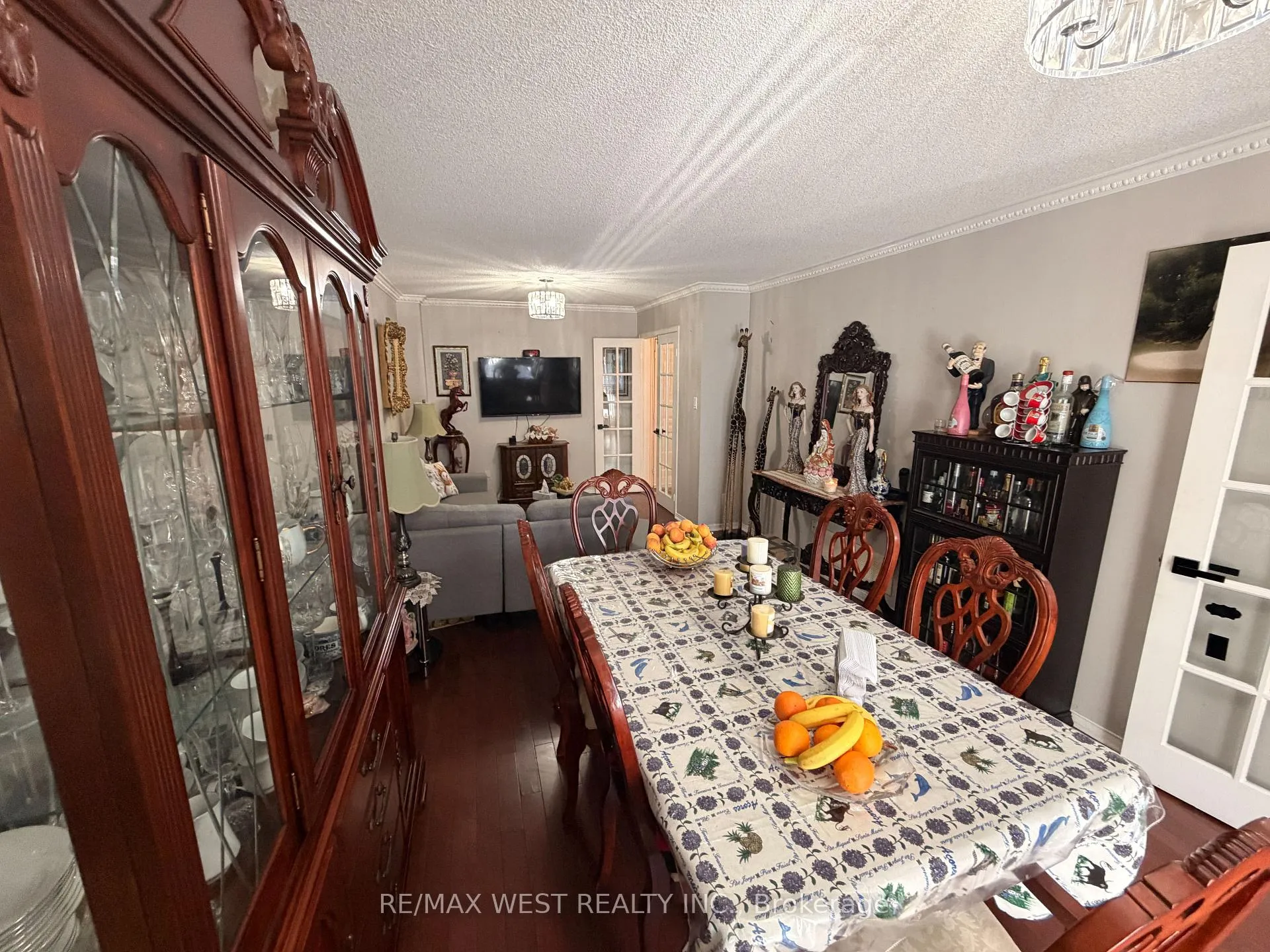 Photo 5 of 87 Athabaska Road, Barrie, Holly — HOMEH