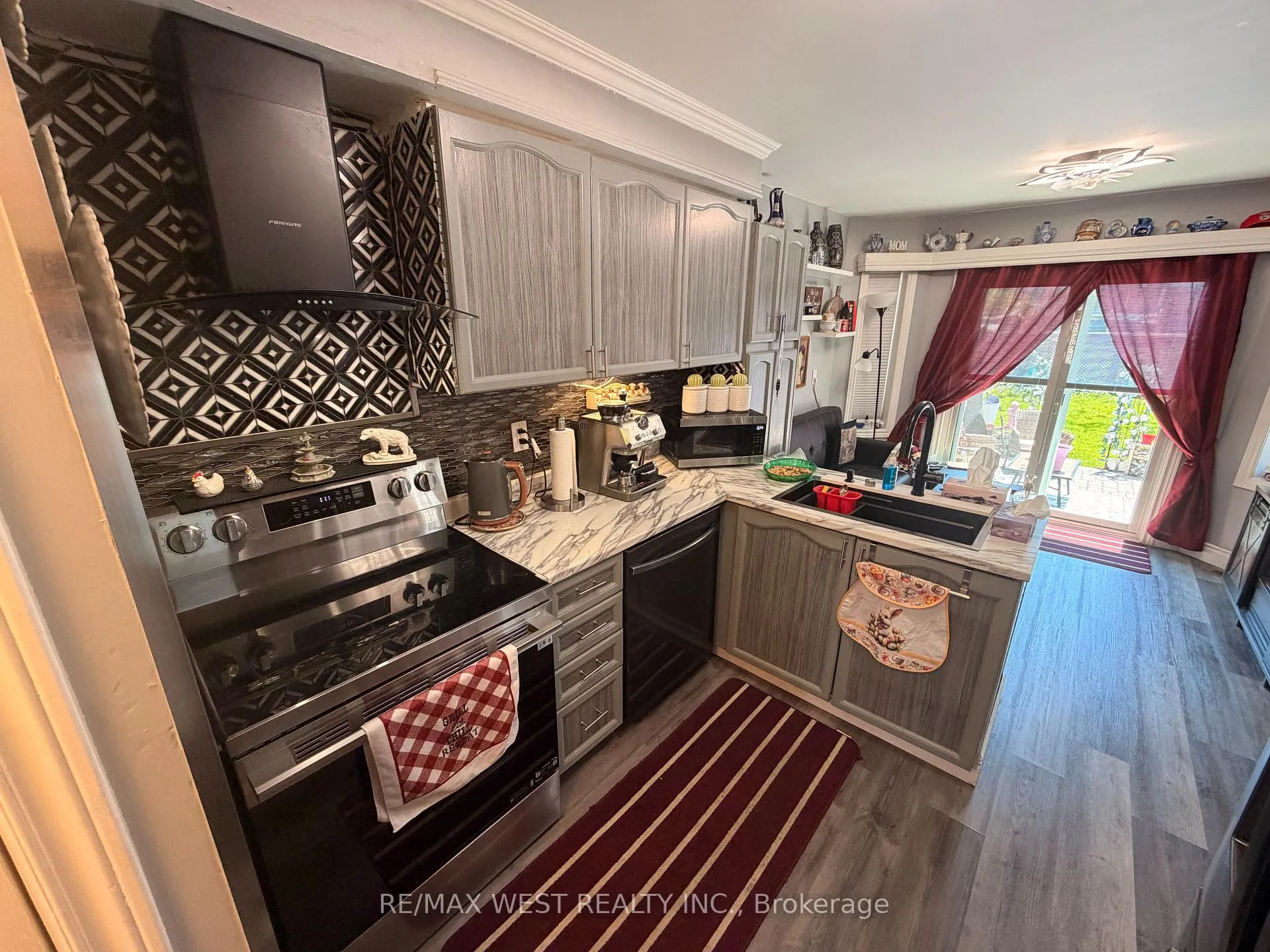 Photo 6 of 87 Athabaska Road, Barrie, Holly — HOMEH