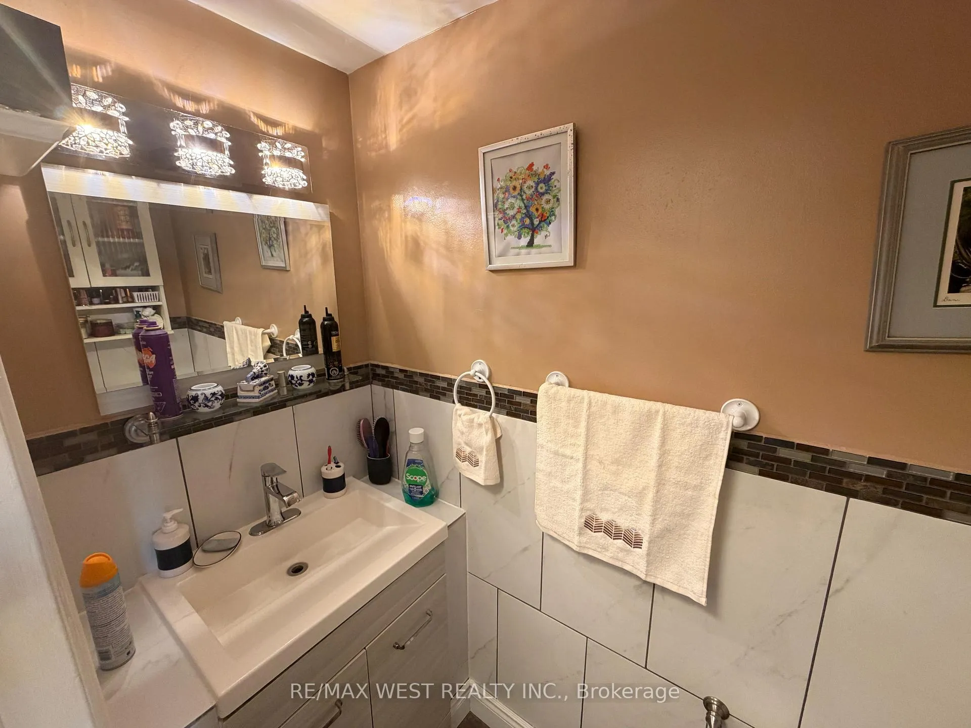 Photo 9 of 87 Athabaska Road, Barrie, Holly — HOMEH