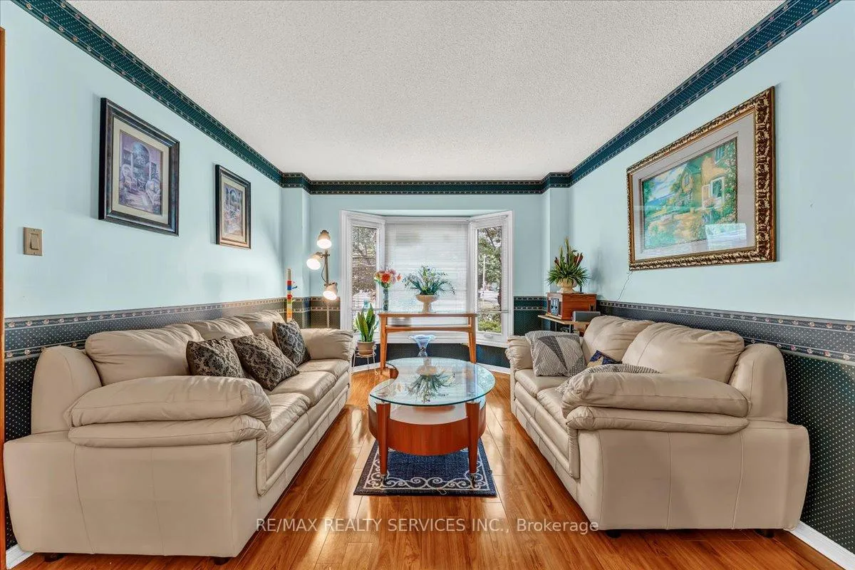 Photo 8 of 16 Major William Sharpe Drive E, Brampton, Northwood Park — HOMEH