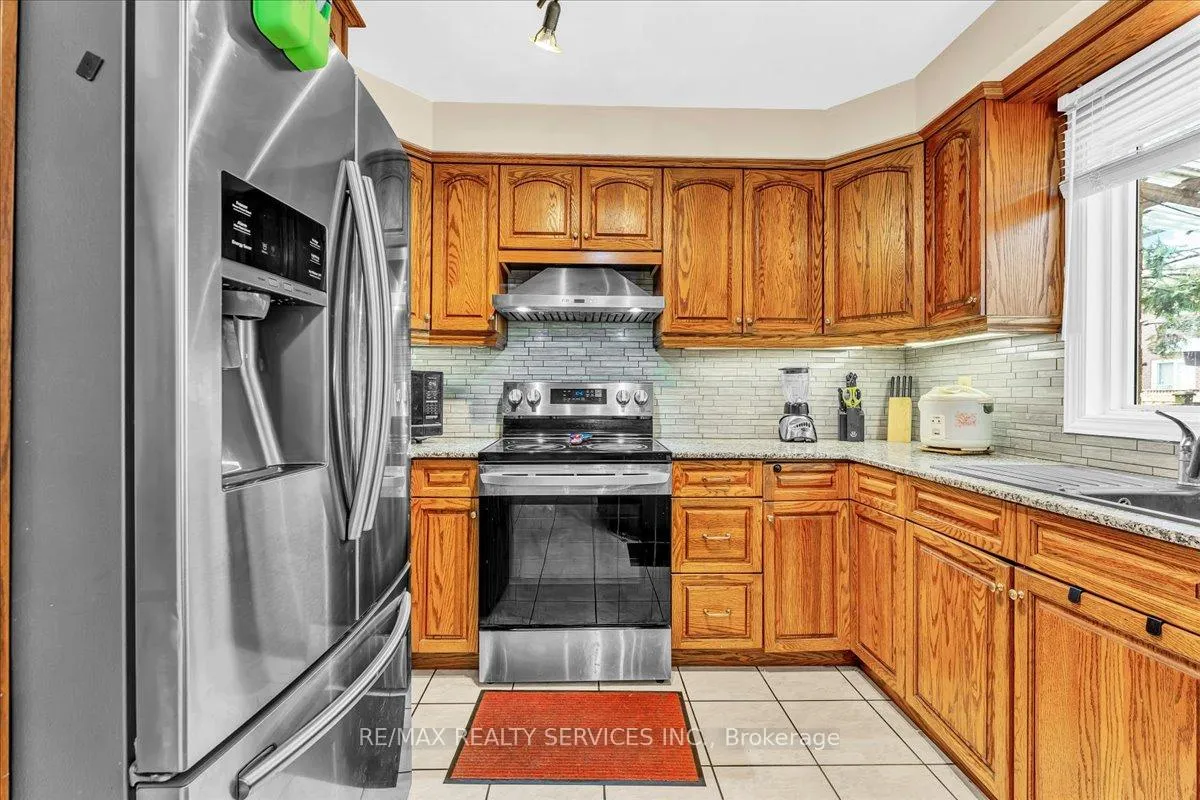 Photo 16 of 16 Major William Sharpe Drive E, Brampton, Northwood Park — HOMEH