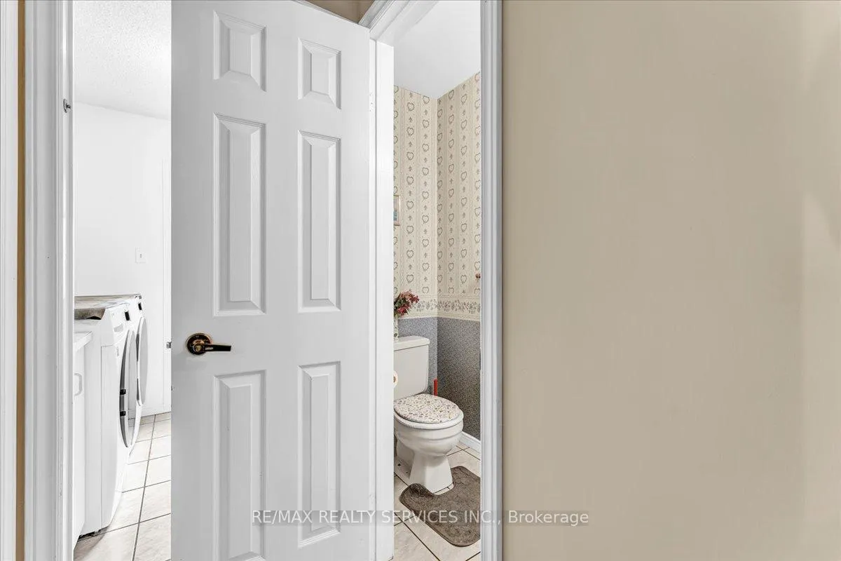 Photo 22 of 16 Major William Sharpe Drive E, Brampton, Northwood Park — HOMEH