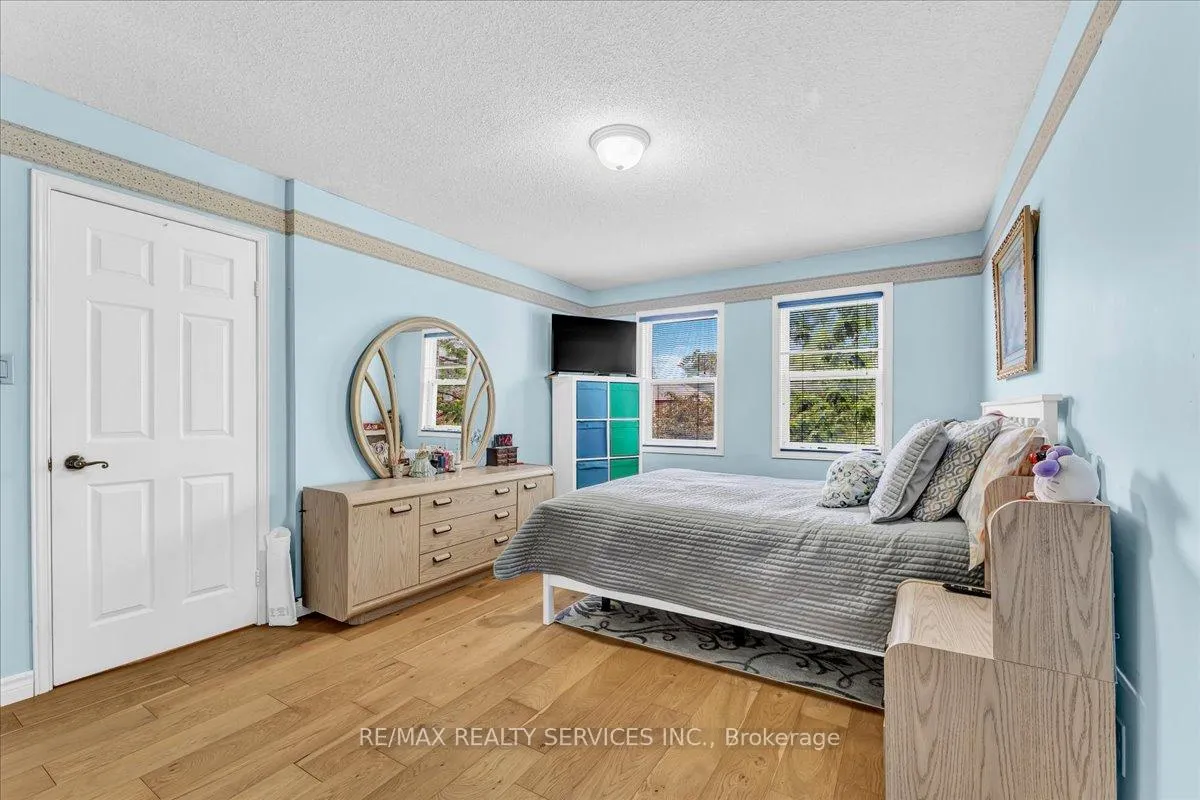Photo 26 of 16 Major William Sharpe Drive E, Brampton, Northwood Park — HOMEH