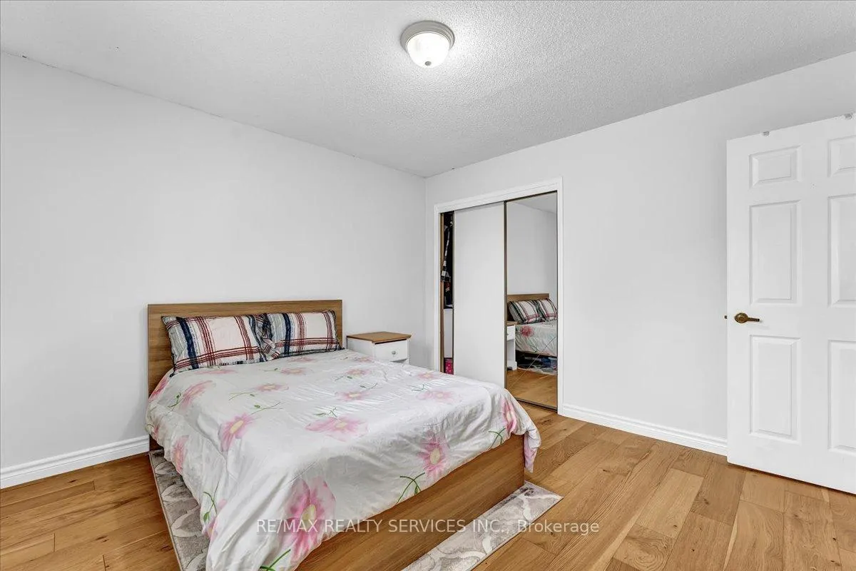 Photo 32 of 16 Major William Sharpe Drive E, Brampton, Northwood Park — HOMEH