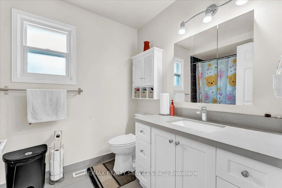 Photo 35 of 16 Major William Sharpe Drive E, Brampton, Northwood Park — HOMEH