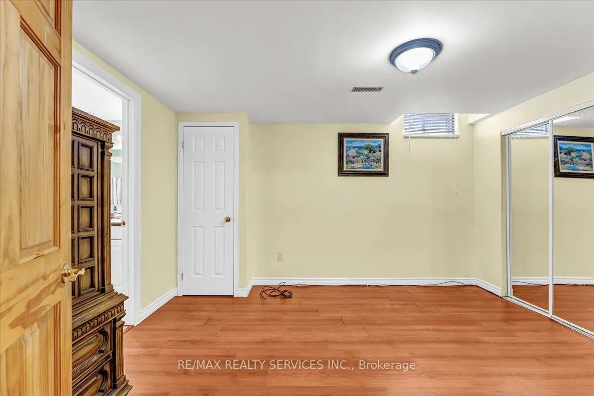 Photo 40 of 16 Major William Sharpe Drive E, Brampton, Northwood Park — HOMEH