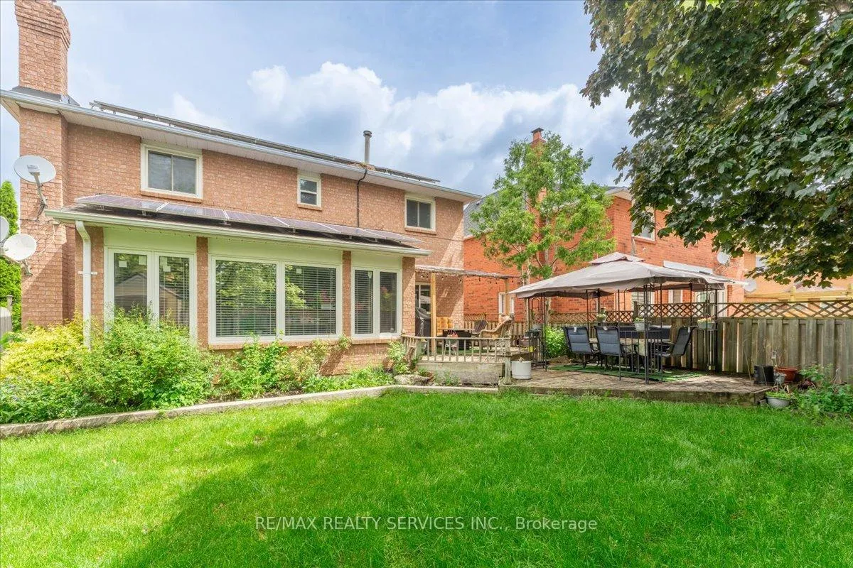 Photo 45 of 16 Major William Sharpe Drive E, Brampton, Northwood Park — HOMEH