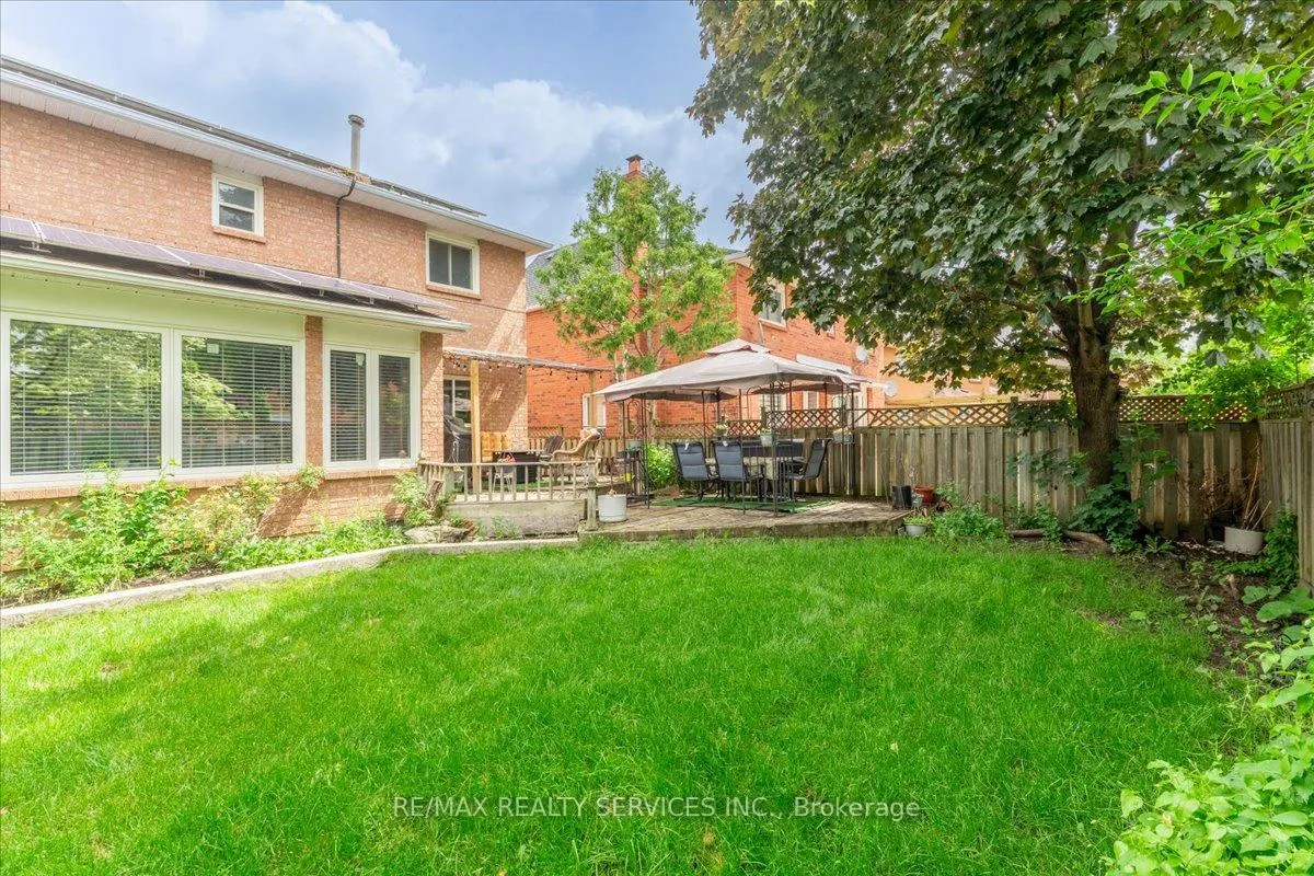Photo 46 of 16 Major William Sharpe Drive E, Brampton, Northwood Park — HOMEH