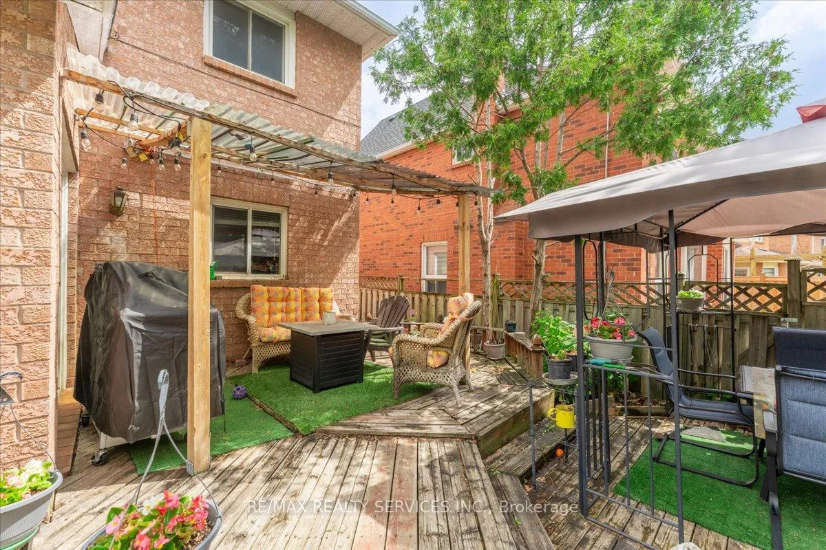 Photo 47 of 16 Major William Sharpe Drive E, Brampton, Northwood Park — HOMEH