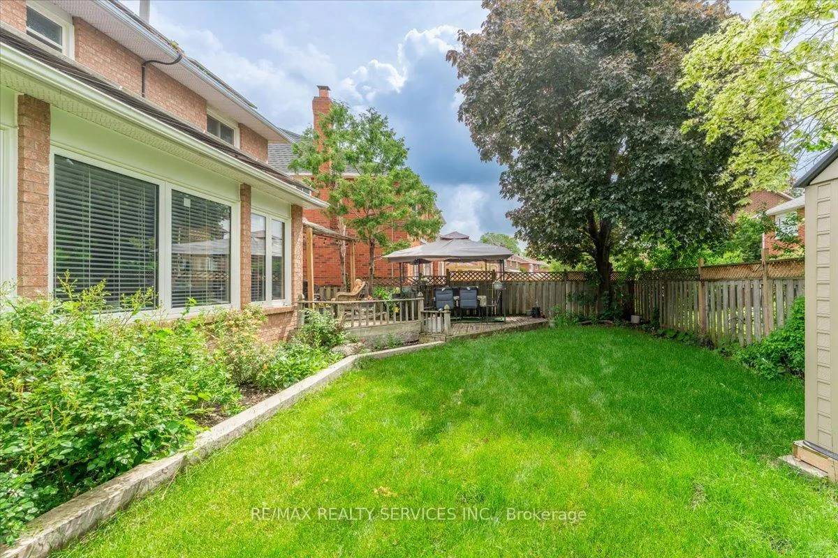 Photo 48 of 16 Major William Sharpe Drive E, Brampton, Northwood Park — HOMEH