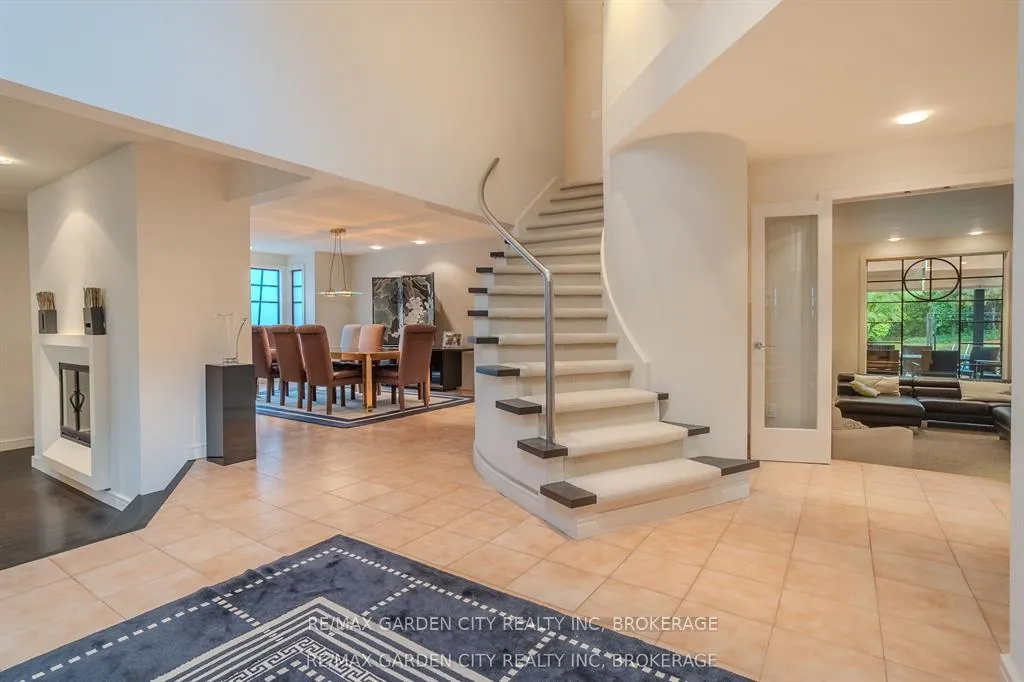 Photo 4 of 86 Tremont Drive, St. Catharines, Glendale/Glenridge — HOMEH