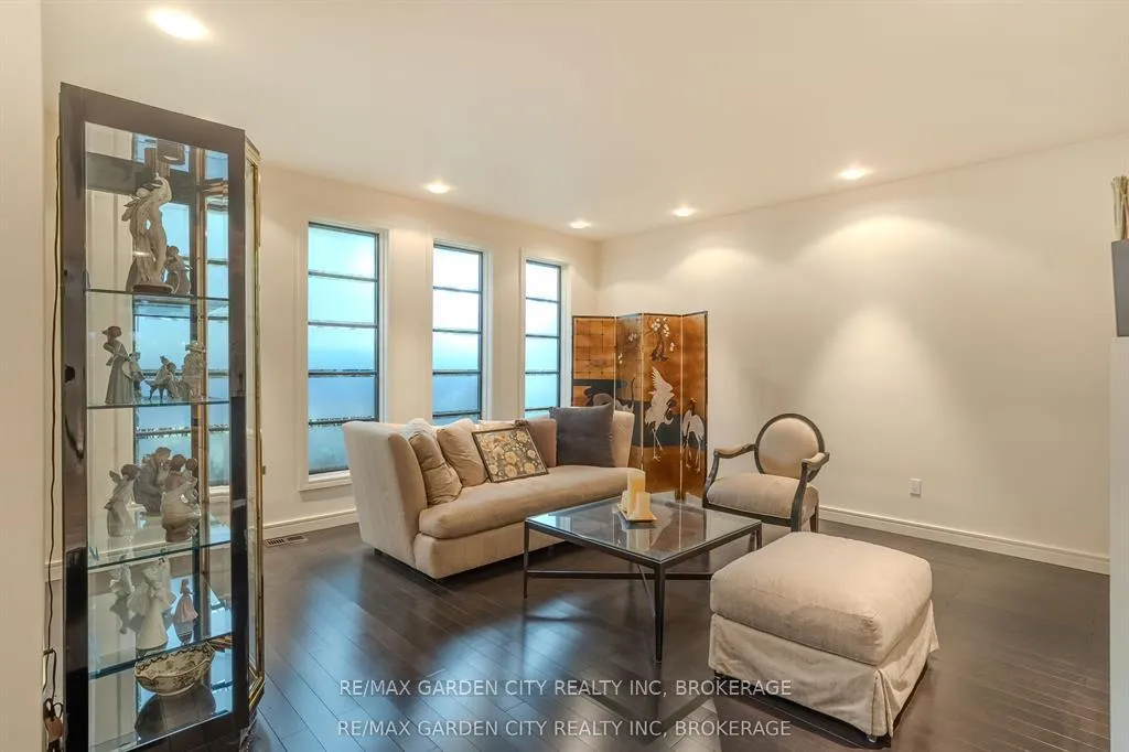 Photo 7 of 86 Tremont Drive, St. Catharines, Glendale/Glenridge — HOMEH