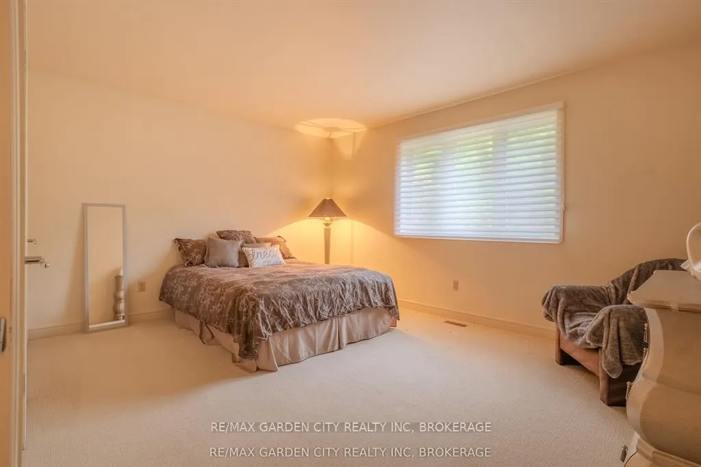 Photo 39 of 86 Tremont Drive, St. Catharines, Glendale/Glenridge — HOMEH