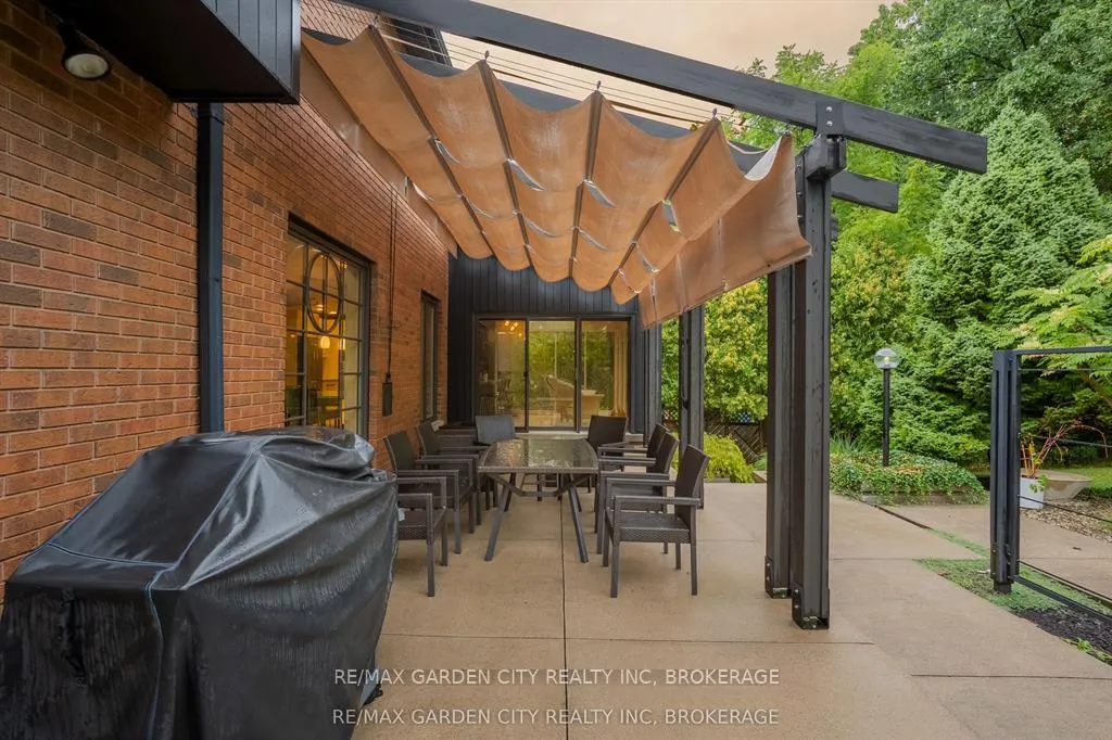 Photo 42 of 86 Tremont Drive, St. Catharines, Glendale/Glenridge — HOMEH