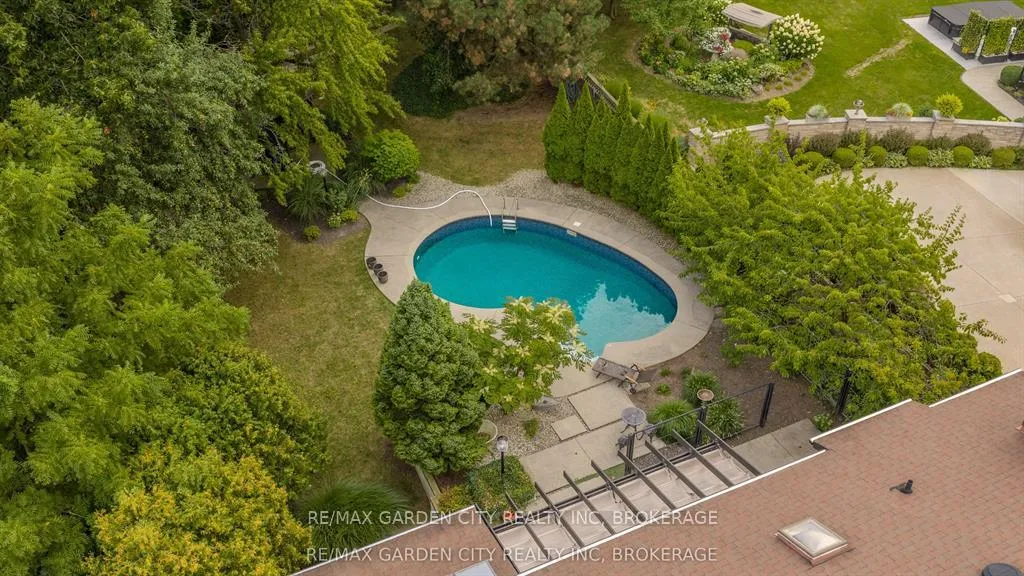 Photo 44 of 86 Tremont Drive, St. Catharines, Glendale/Glenridge — HOMEH