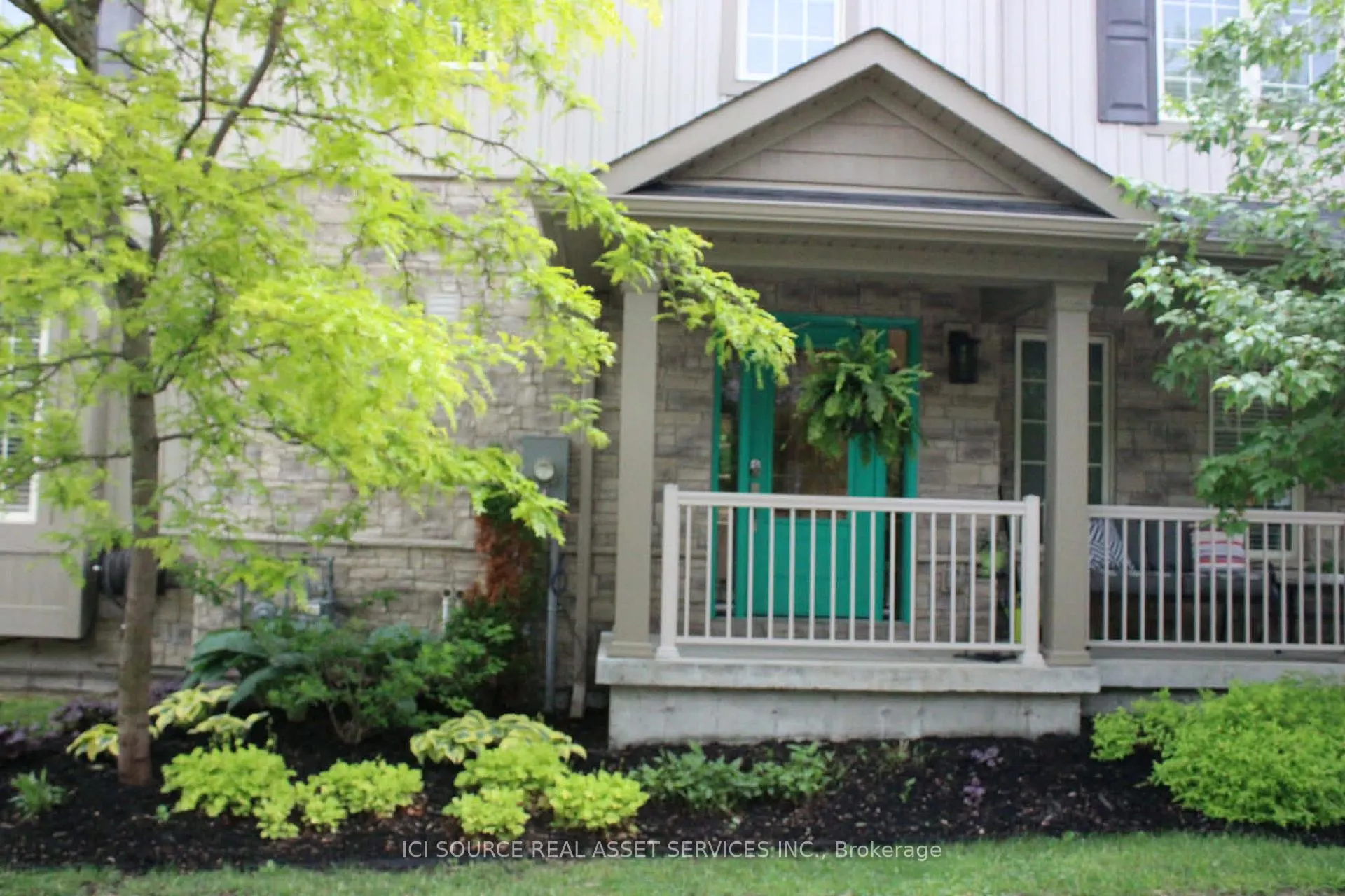 Photo 2 of 320 East Street, Orillia — HOMEH