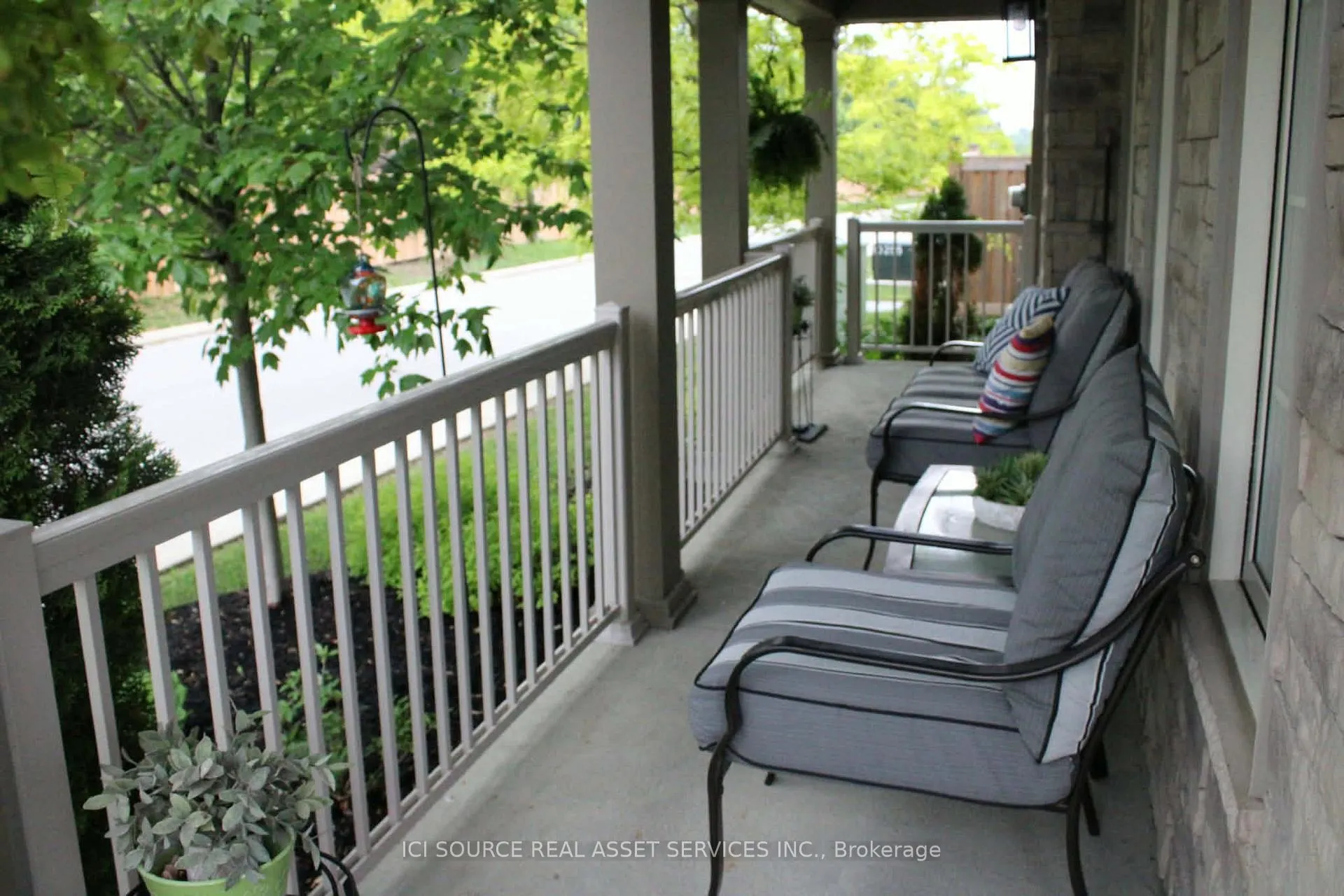 Photo 3 of 320 East Street, Orillia — HOMEH
