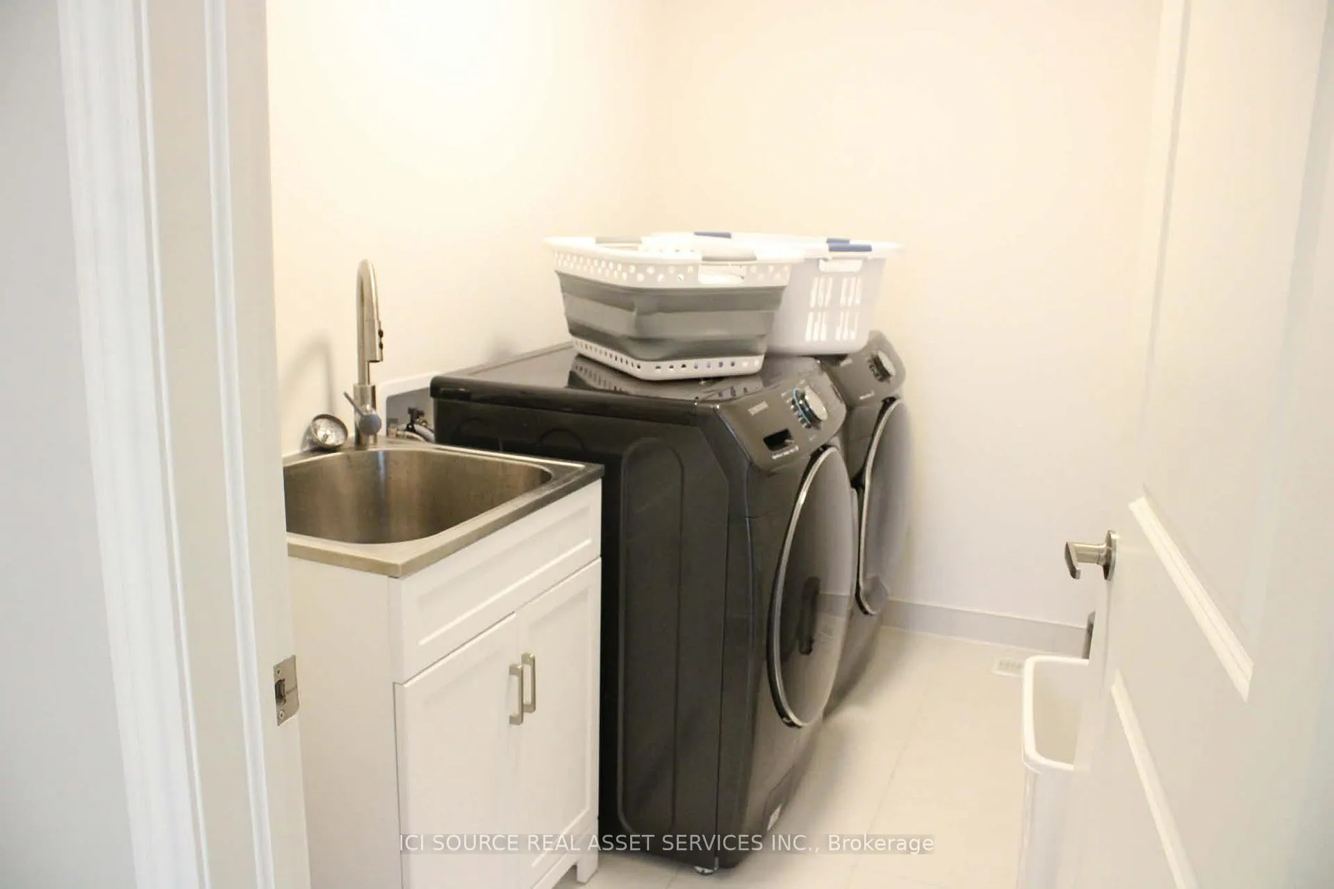 Photo 15 of 320 East Street, Orillia — HOMEH