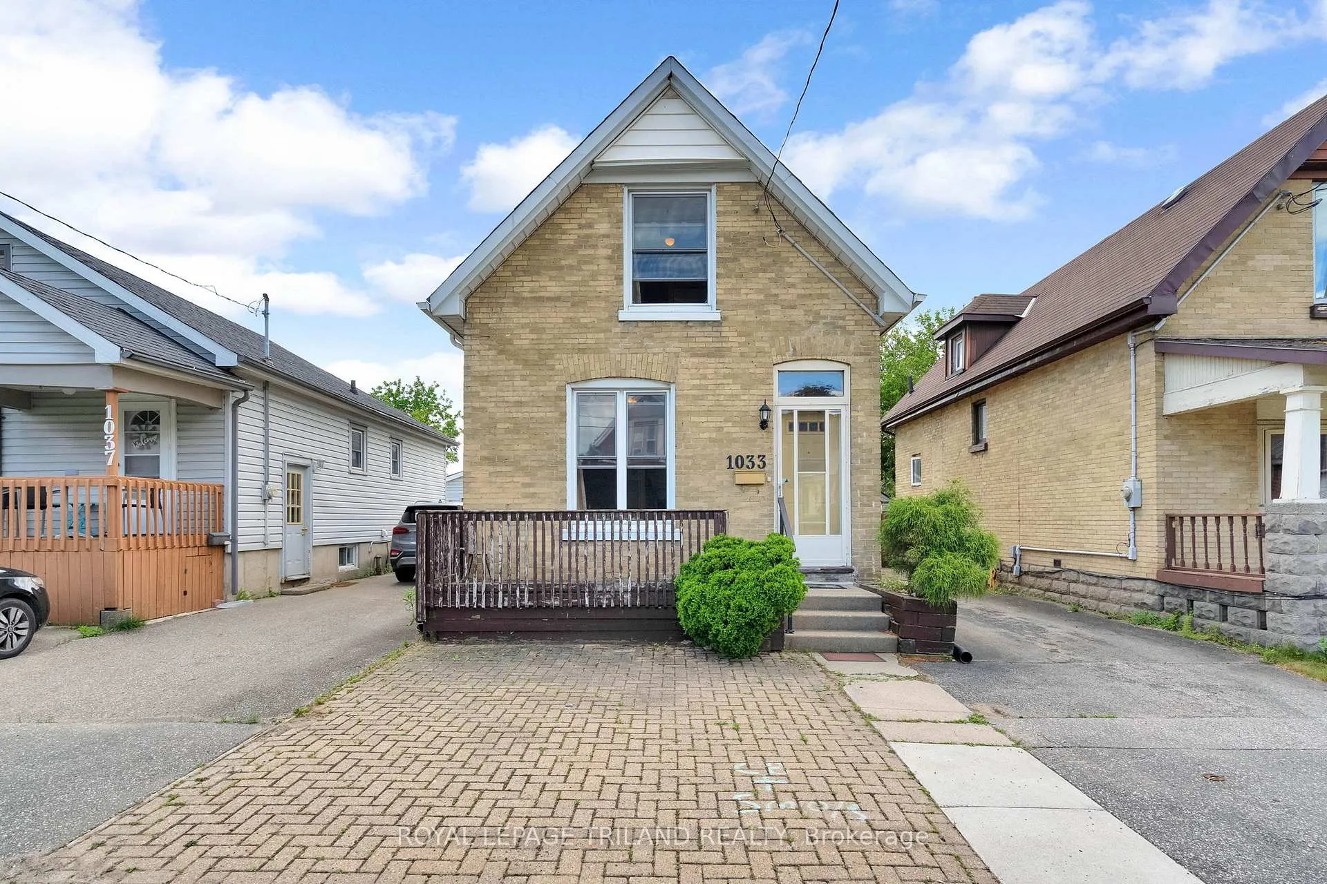 Front of 1033 Trafalgar Street