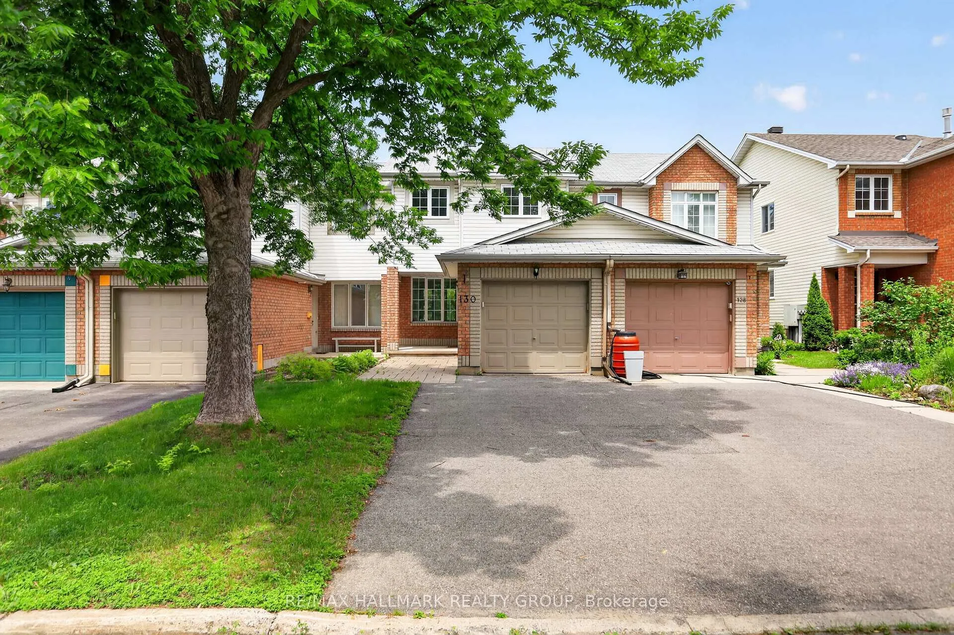 Photo 1 of 130 College Circle, Ottawa, Castle Heights — HOMEH