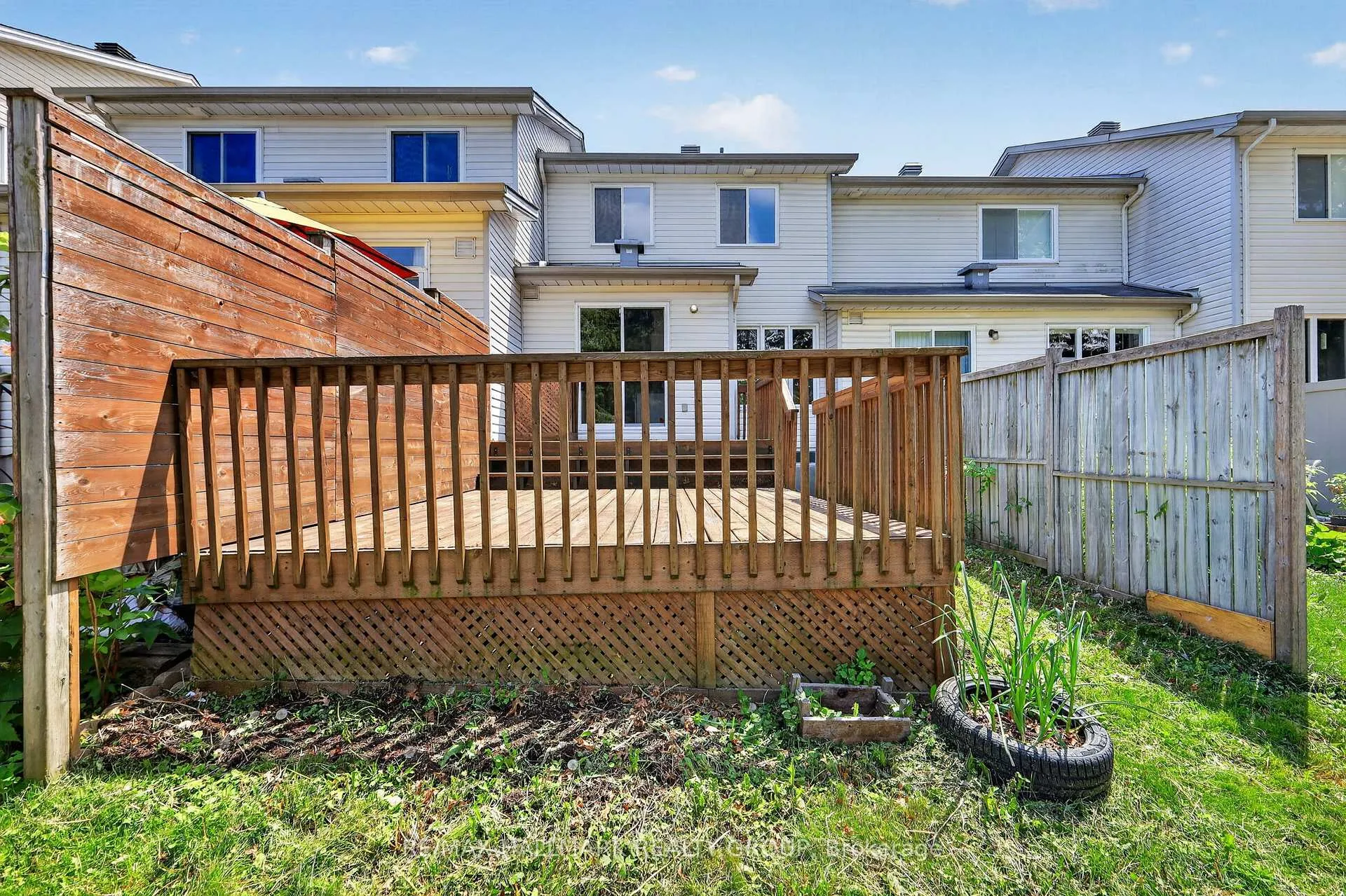 Photo 45 of 130 College Circle, Ottawa, Castle Heights — HOMEH