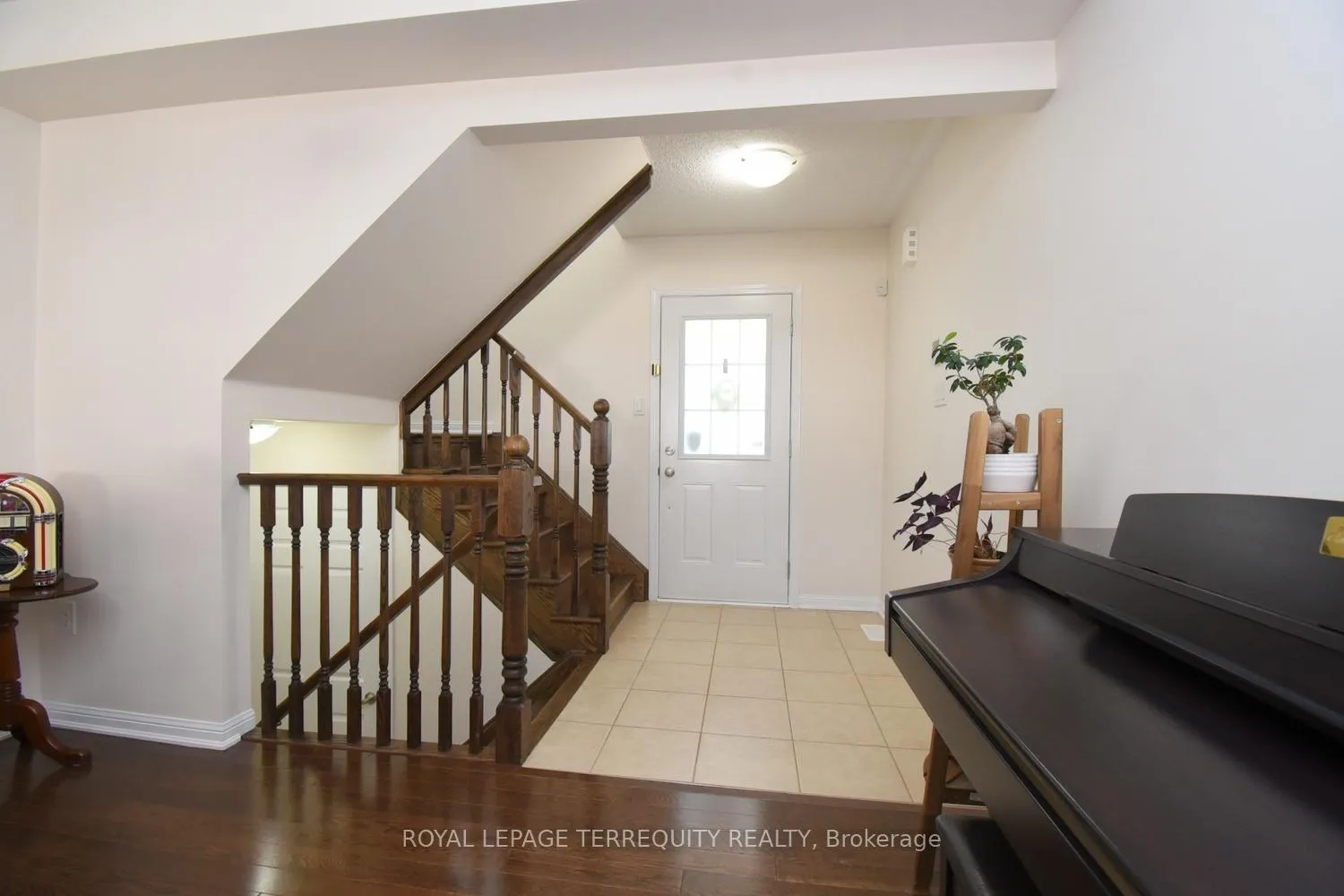 Photo 6 of 110 Gleave Terrace, Milton, Harrison — HOMEH