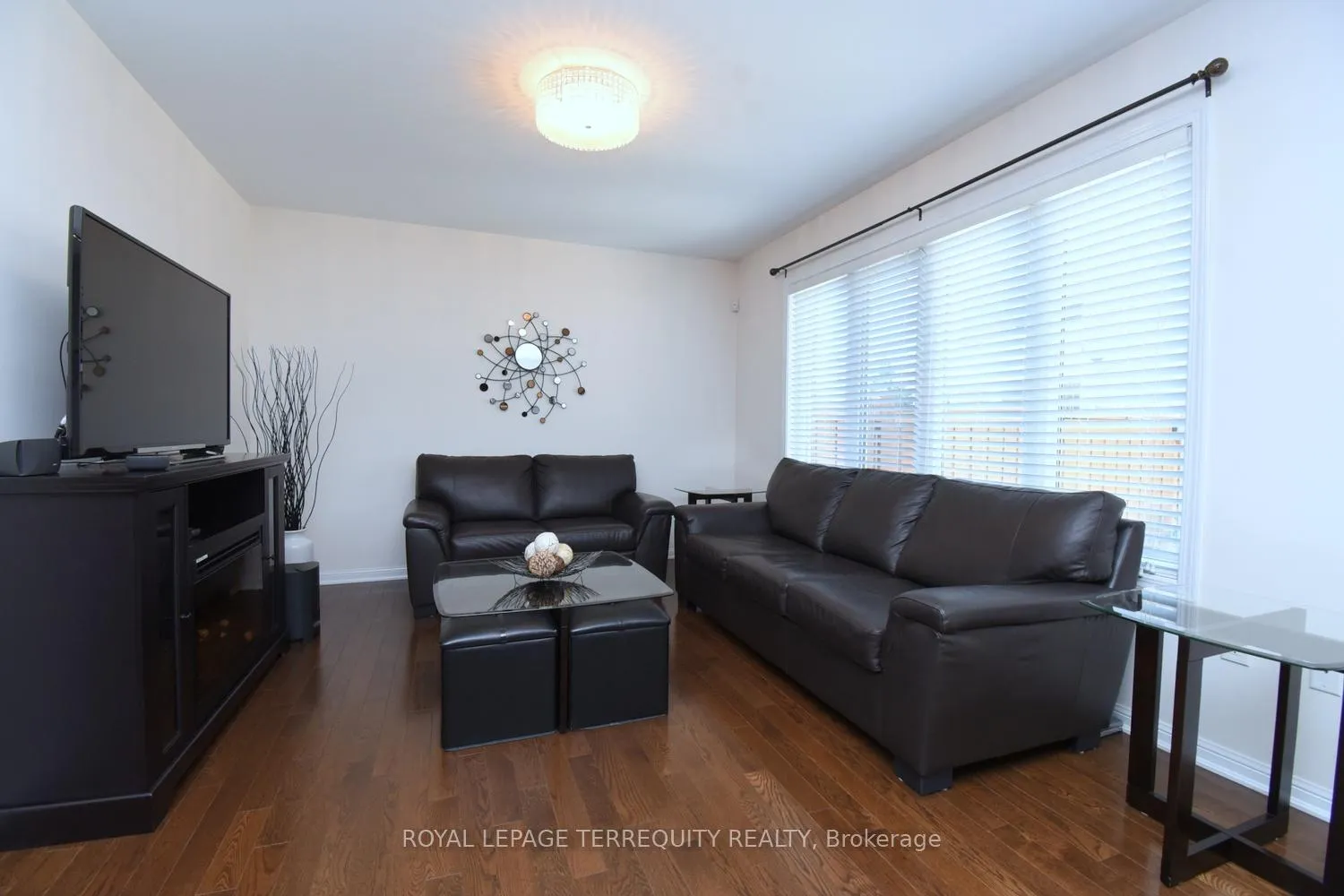 Photo 8 of 110 Gleave Terrace, Milton, Harrison — HOMEH