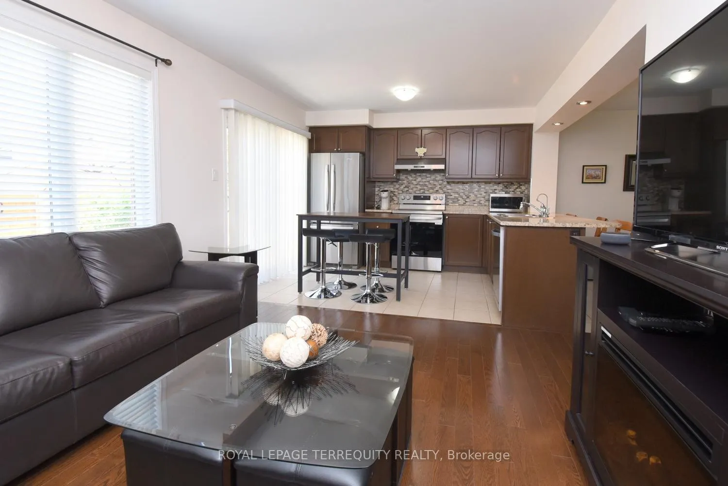Photo 9 of 110 Gleave Terrace, Milton, Harrison — HOMEH