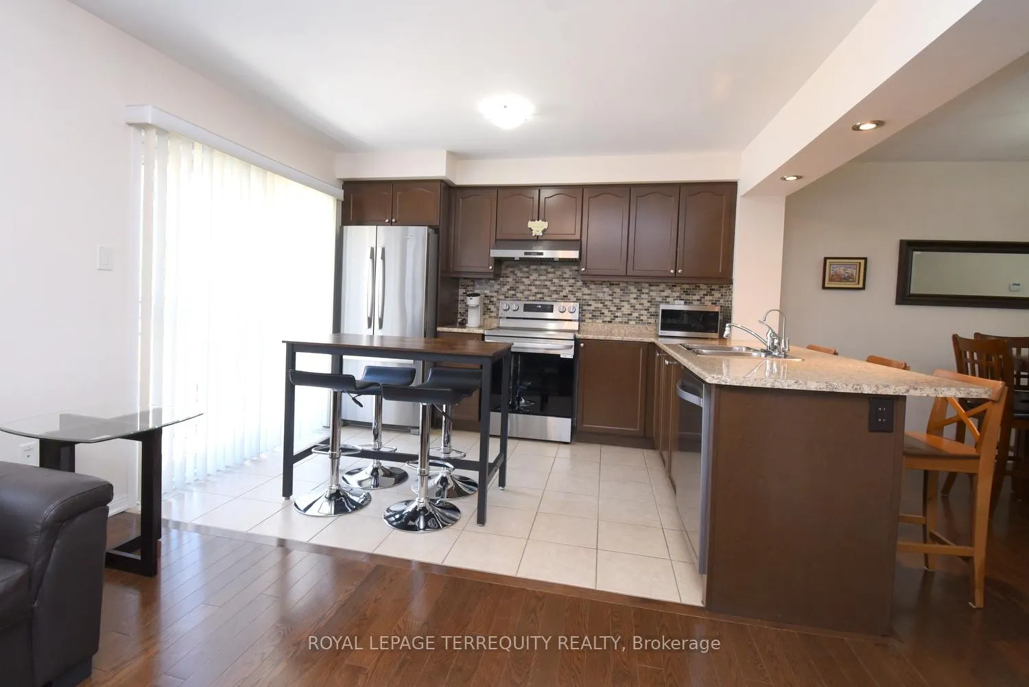 Photo 16 of 110 Gleave Terrace, Milton, Harrison — HOMEH