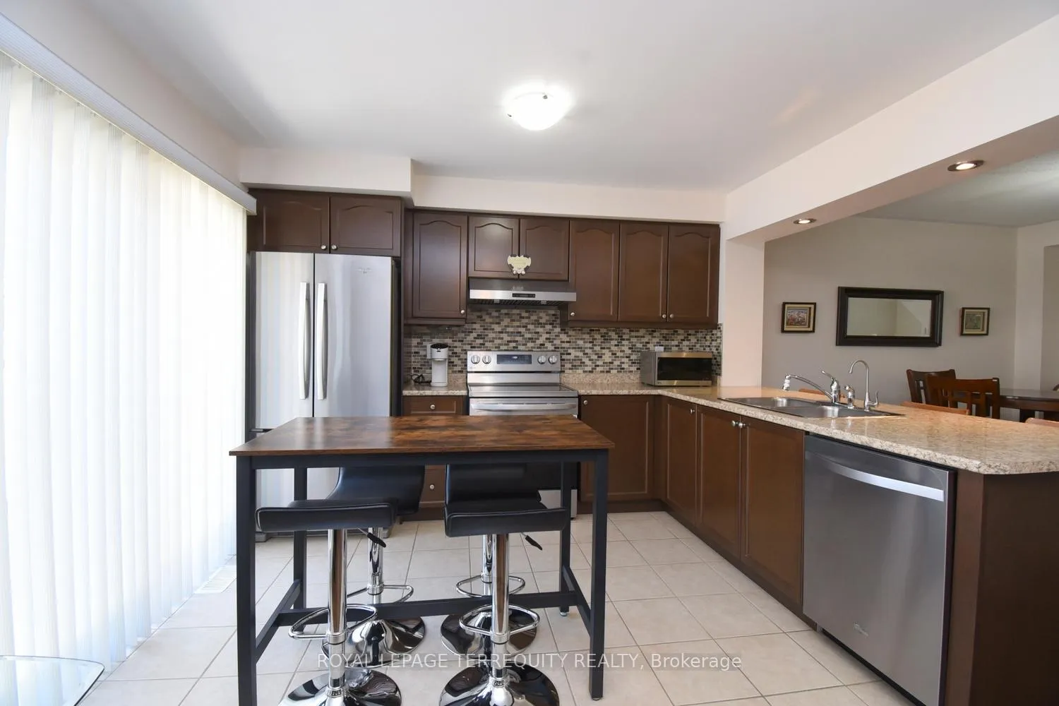 Photo 18 of 110 Gleave Terrace, Milton, Harrison — HOMEH