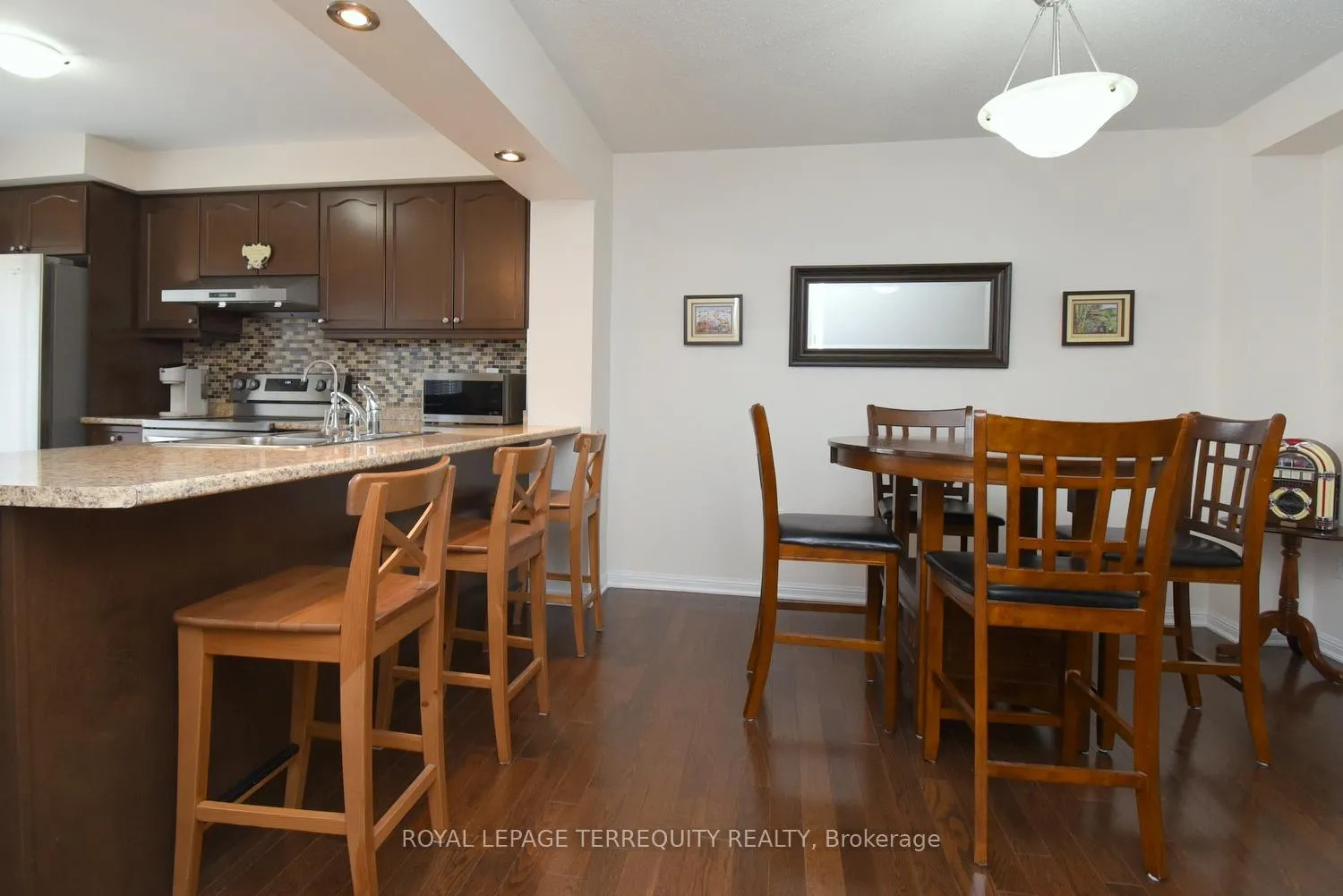 Photo 20 of 110 Gleave Terrace, Milton, Harrison — HOMEH