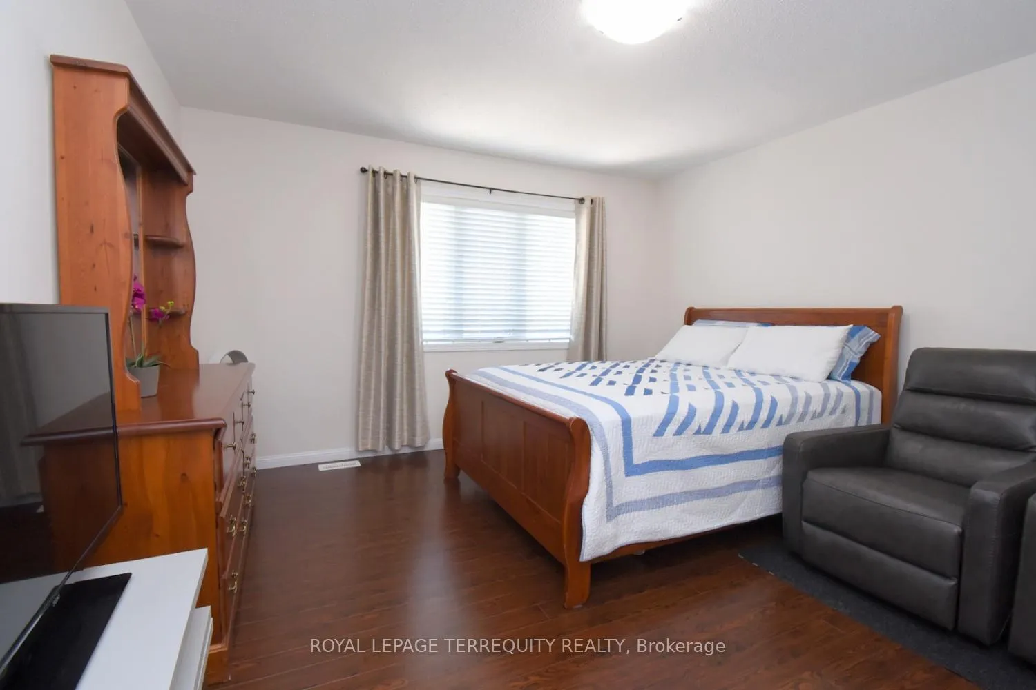 Photo 27 of 110 Gleave Terrace, Milton, Harrison — HOMEH
