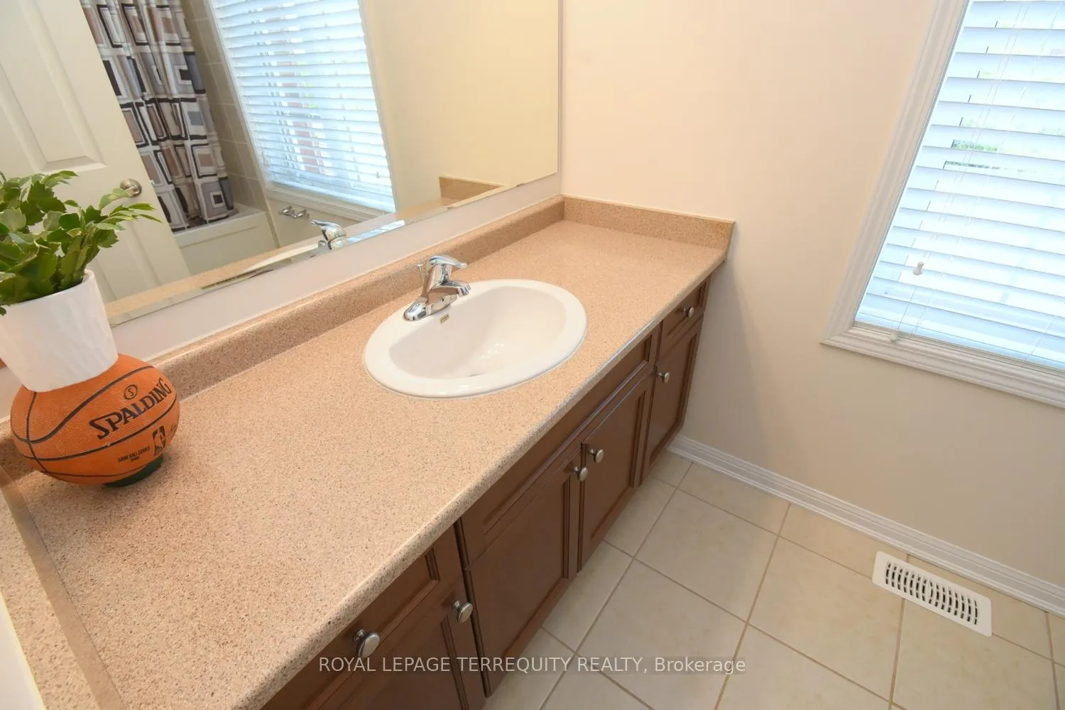 Photo 37 of 110 Gleave Terrace, Milton, Harrison — HOMEH