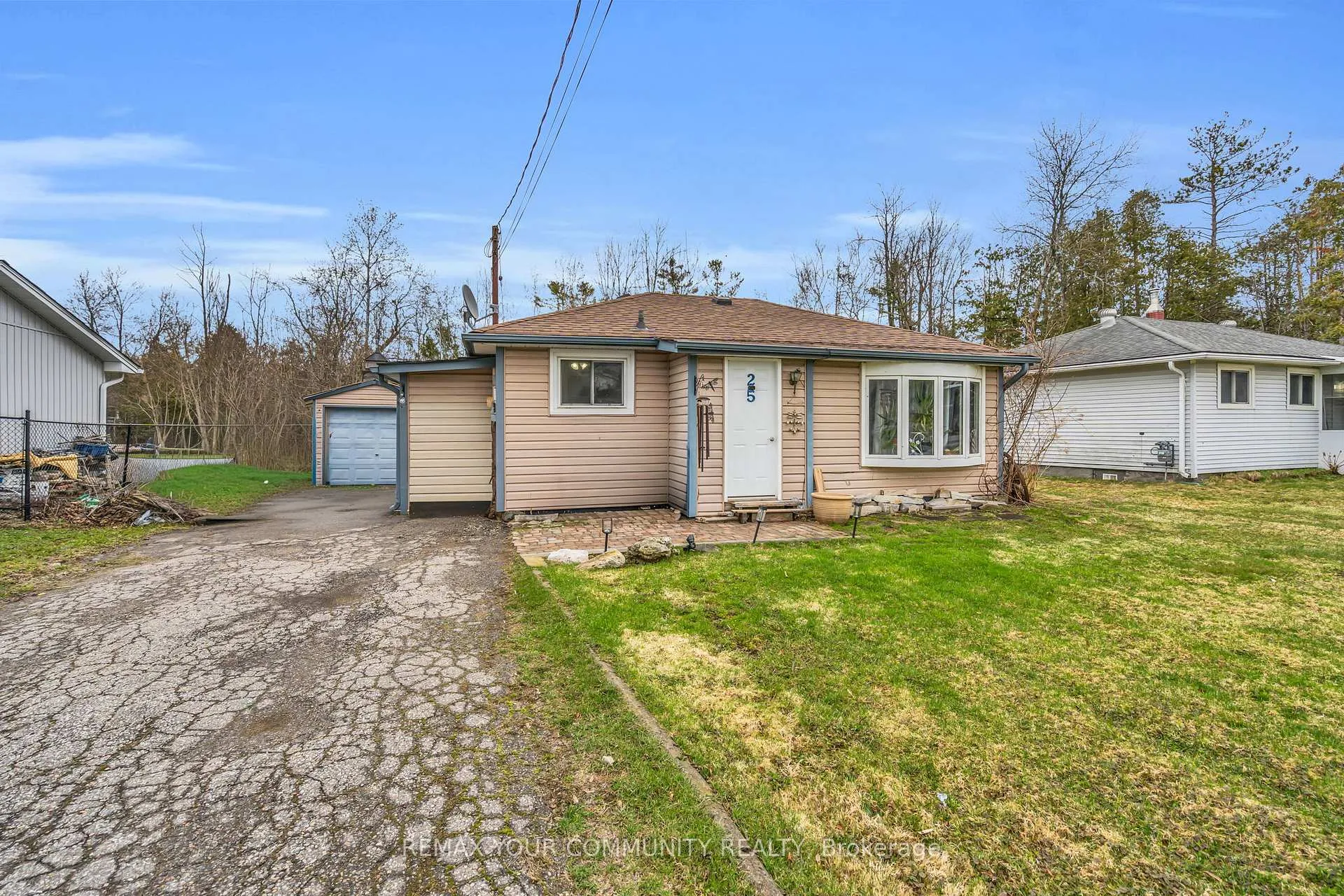 Photo 2 of 25 Grew Boulevard, Georgina, Sutton & Jackson's Point — HOMEH